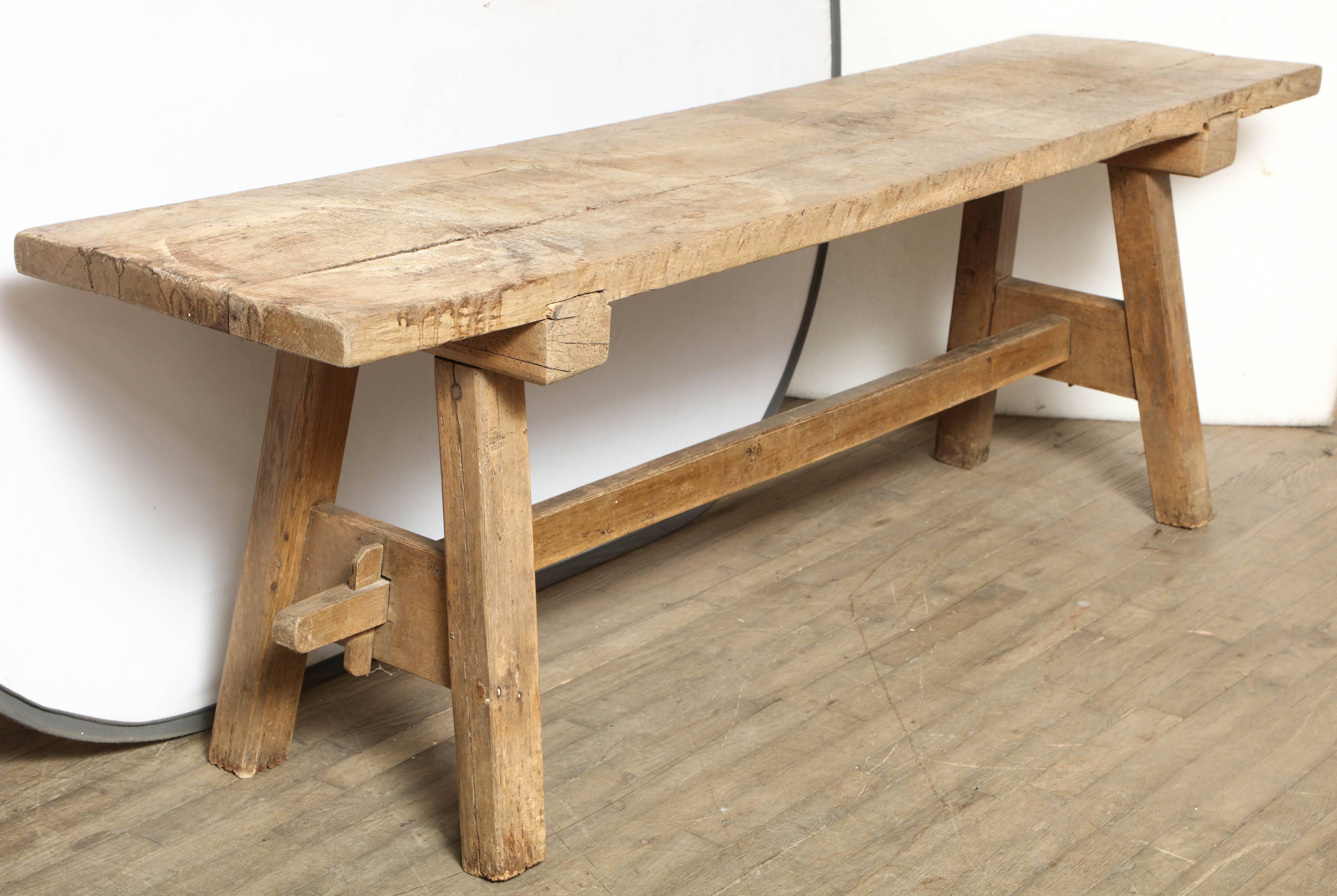 XIXe siècle Table longue en pin en vente