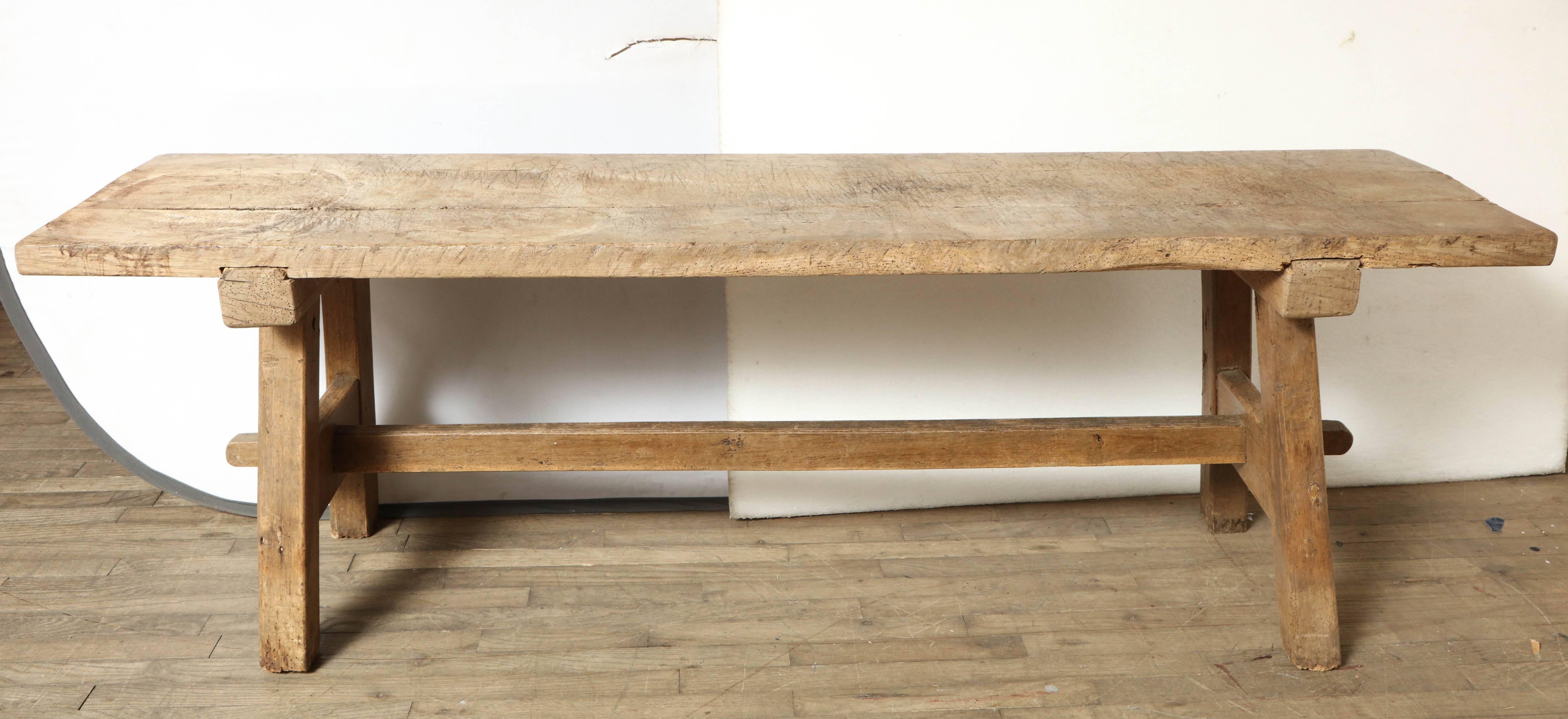 Table longue en pin en vente 2