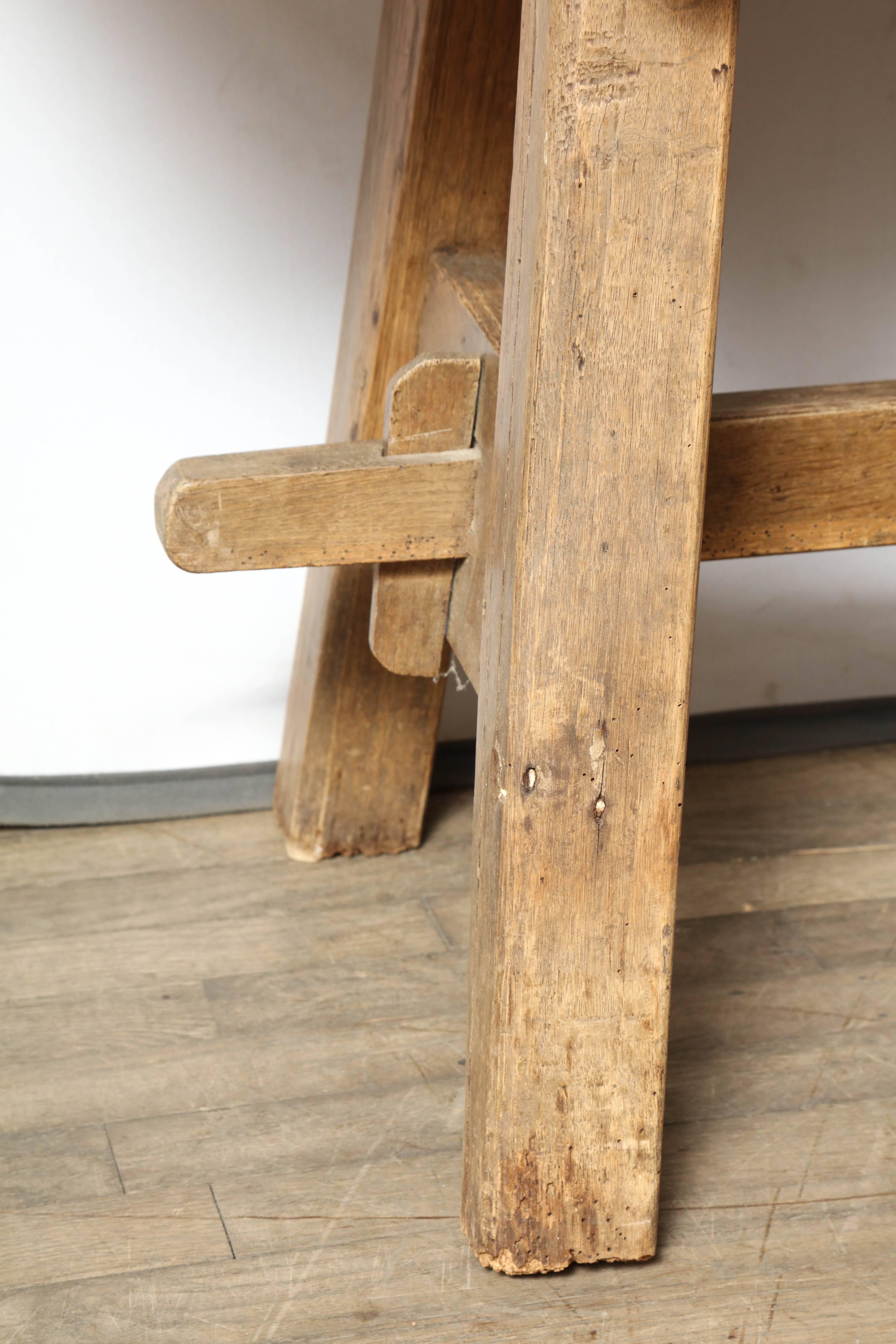 Table longue en pin en vente 3