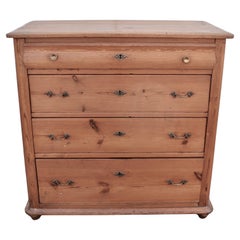 Comò a quattro cassetti in stile Louis Philippe in pino