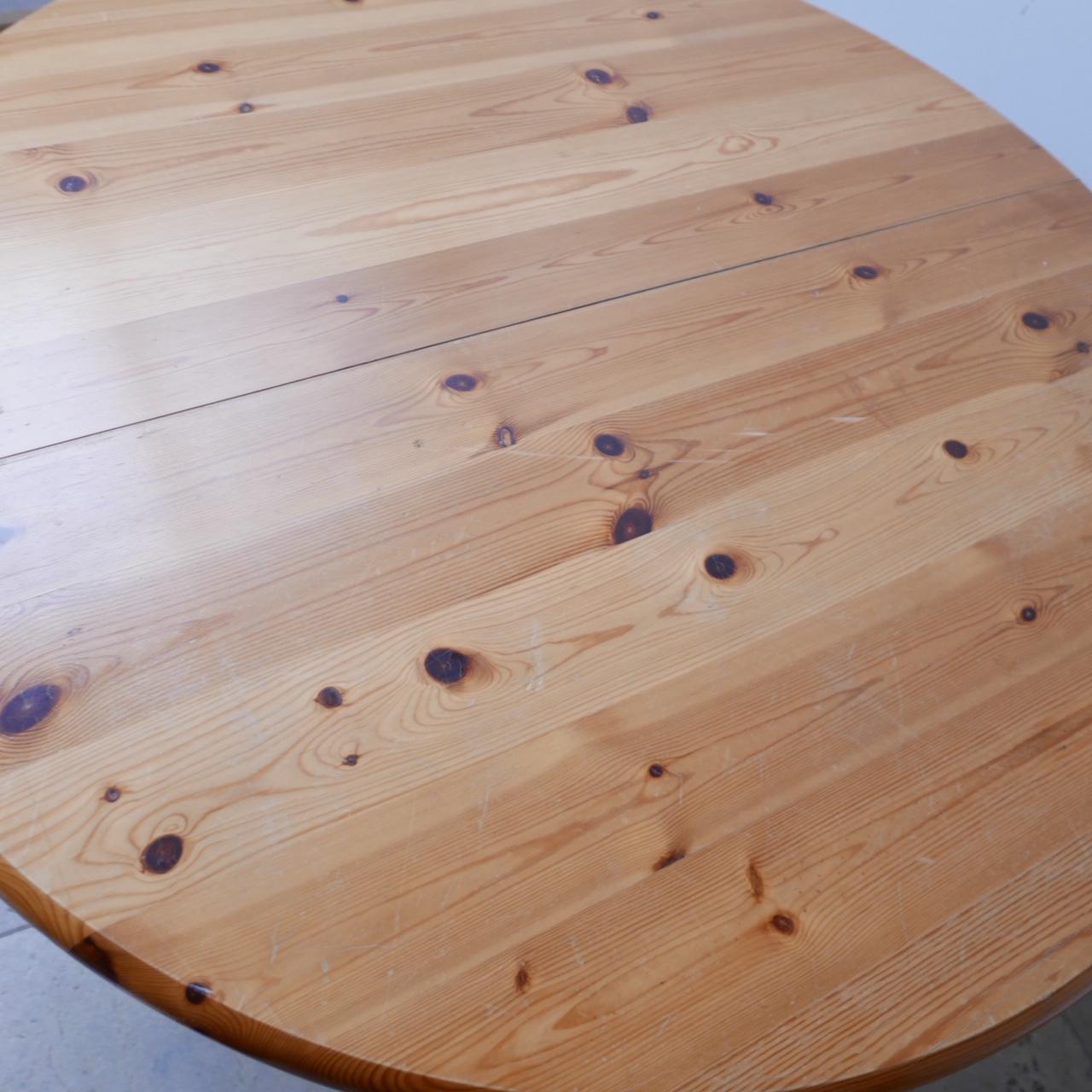 Pine Mid-Century Dutch Dining Table In Good Condition For Sale In London, GB