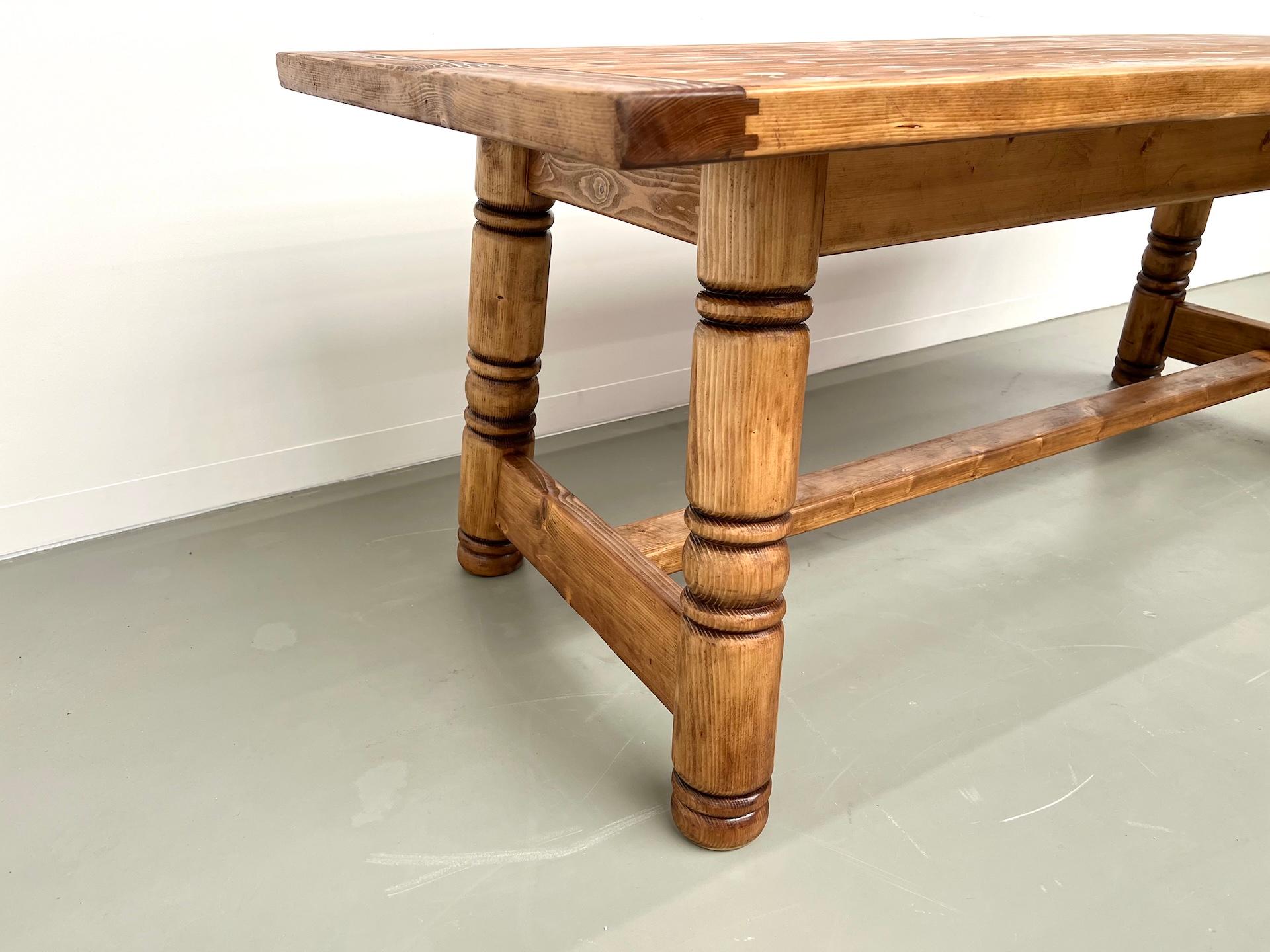 Pine modernist dining table, DLG Georges Robert For Sale 4
