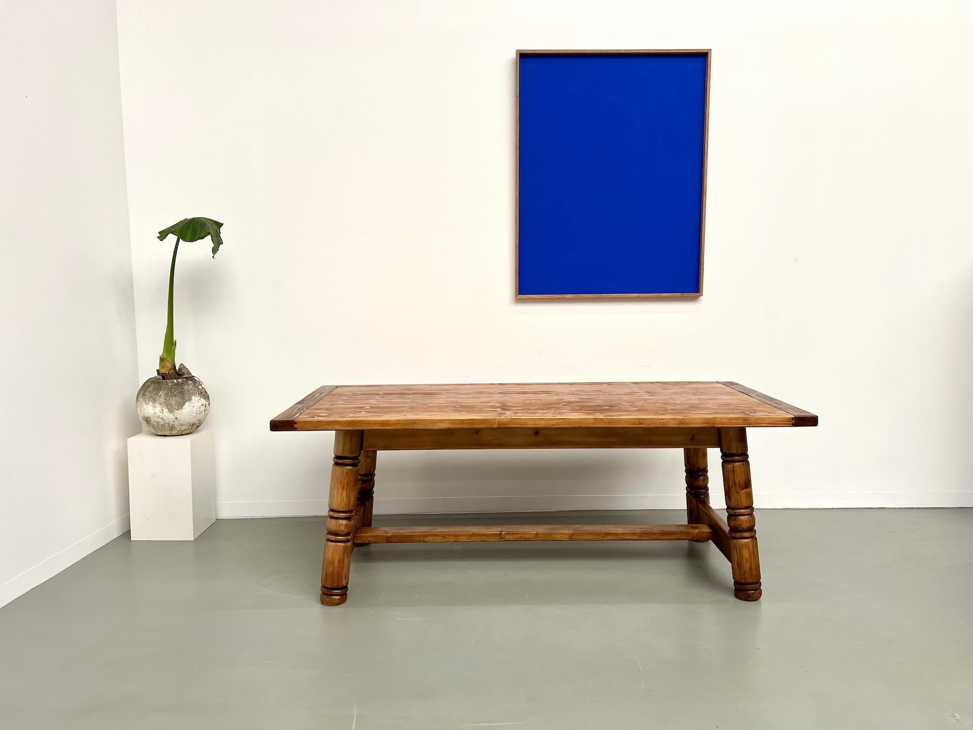 Pine modernist dining table, DLG Georges Robert For Sale 8