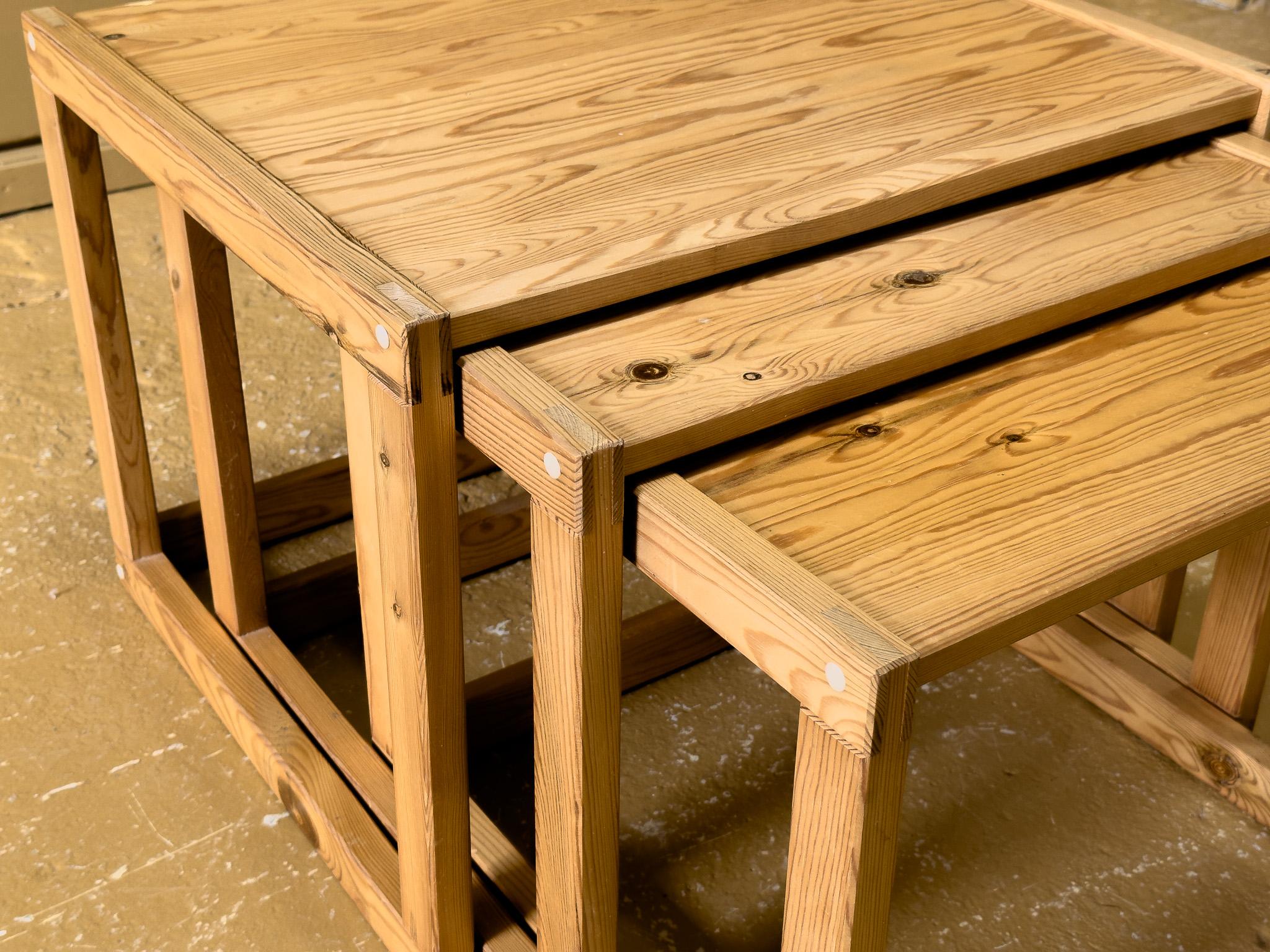 Danois Tables gigognes en pin en vente