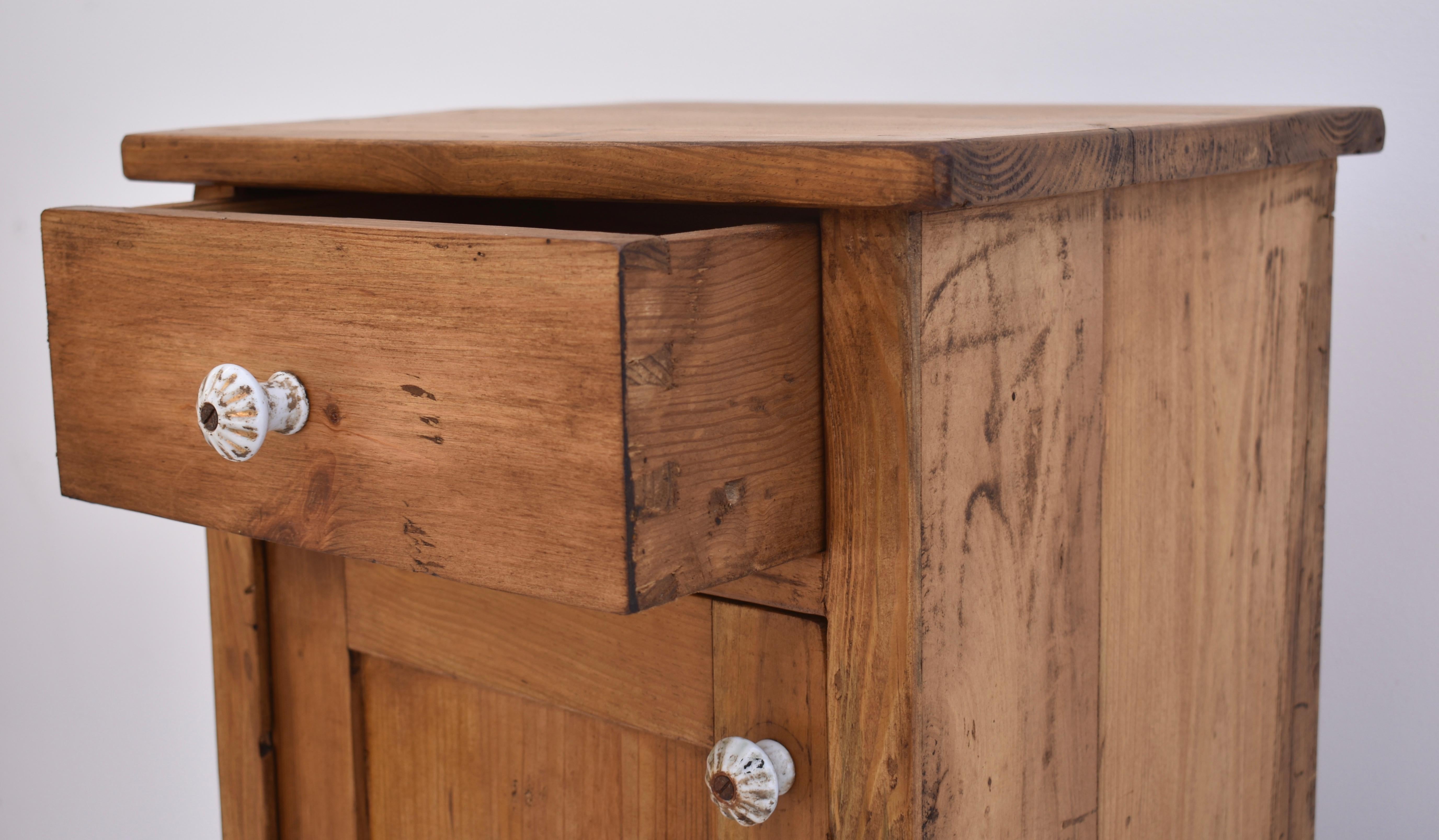 Pine Nightstand In Good Condition In Baltimore, MD