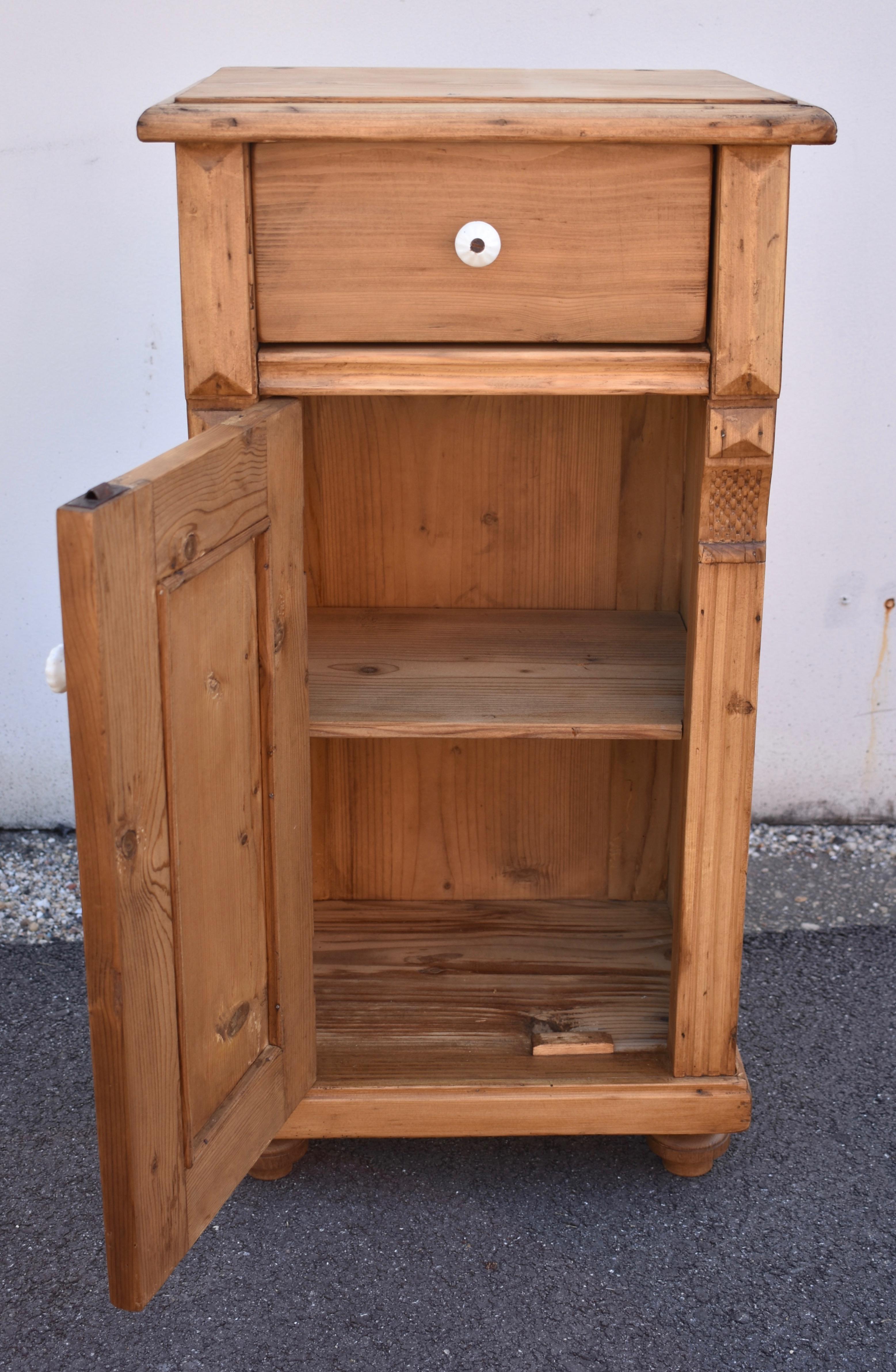 Pine Nightstand with One Door and One Drawer 4