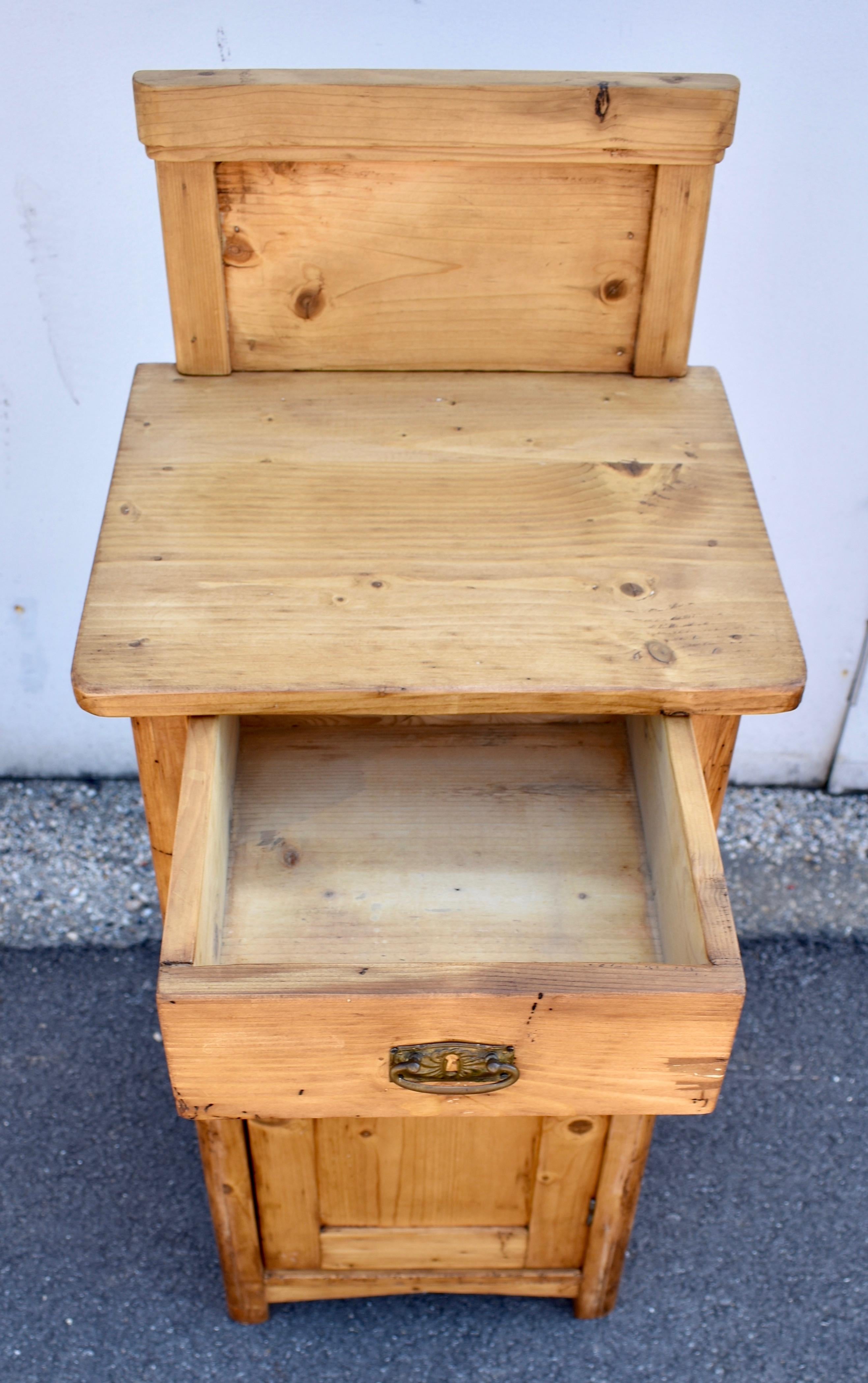 Pine Nightstand with One Door and One Drawer For Sale 4
