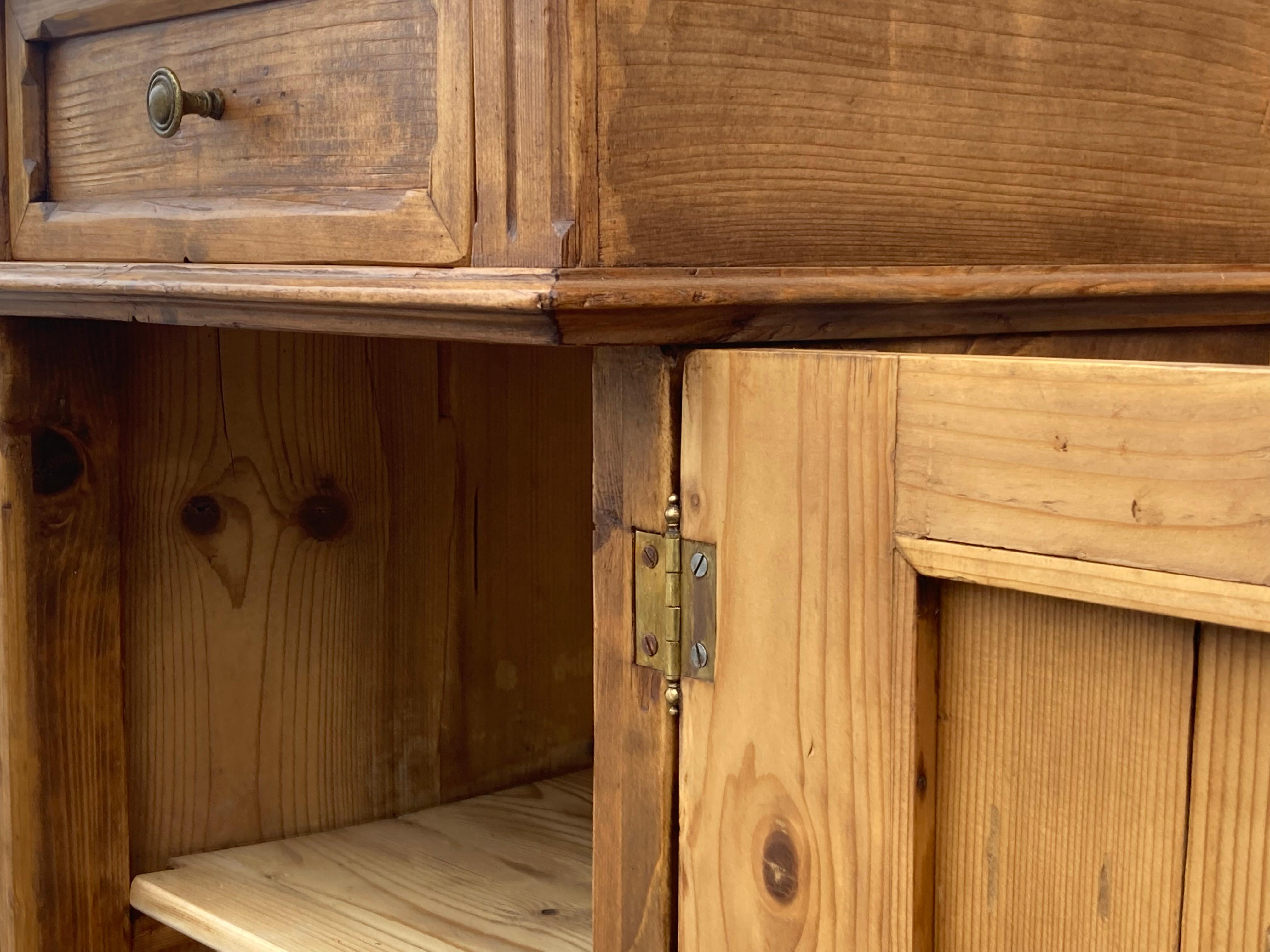 Table de nuit avec une porte et un tiroir en vente 5