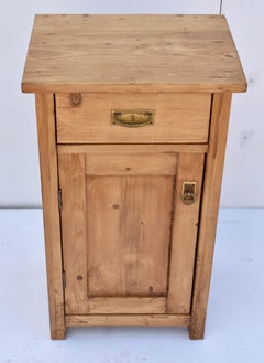 Pine Nightstand with One Door and One Drawer