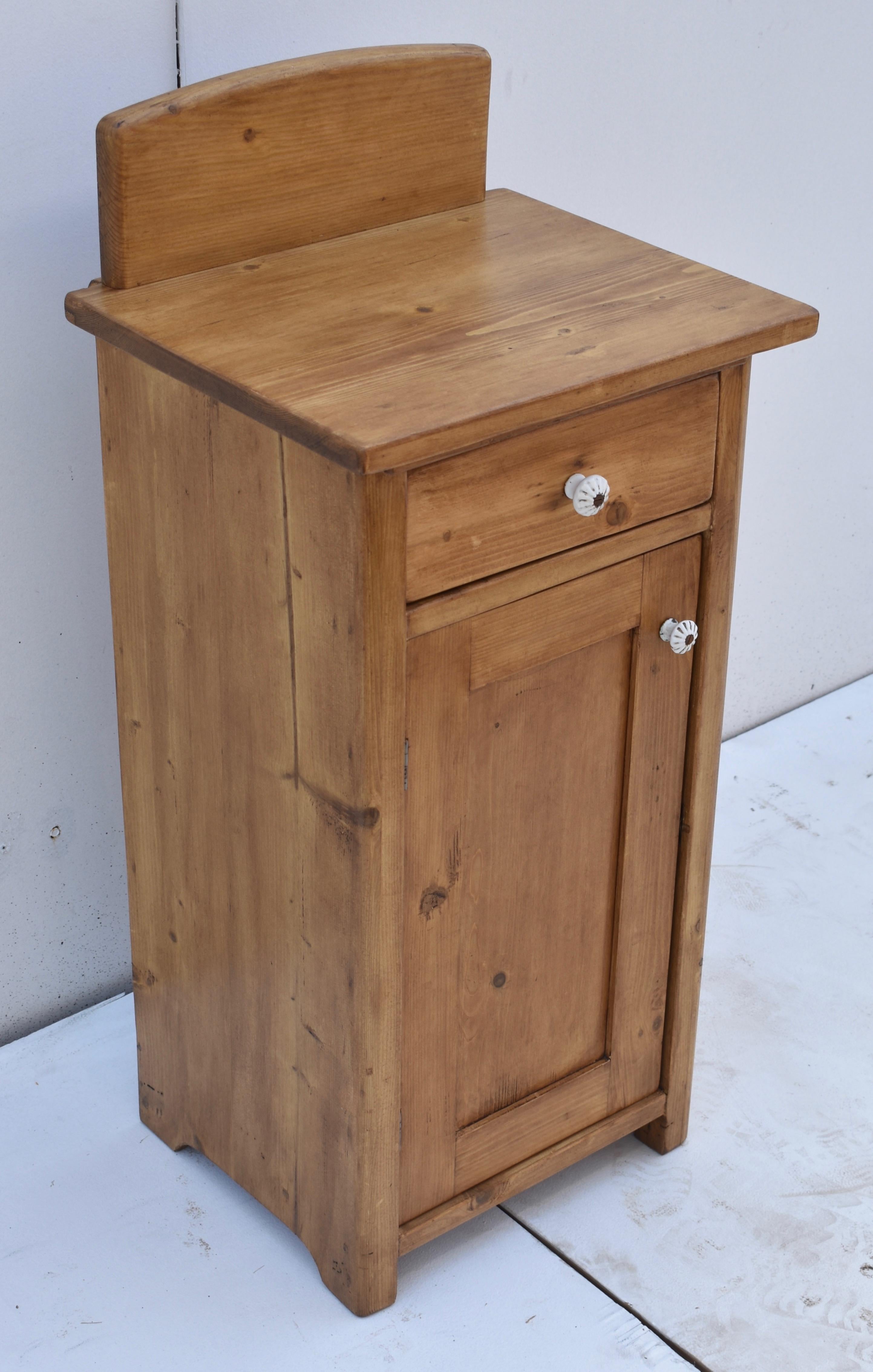 Country Pine Nightstand with One Door and One Drawer