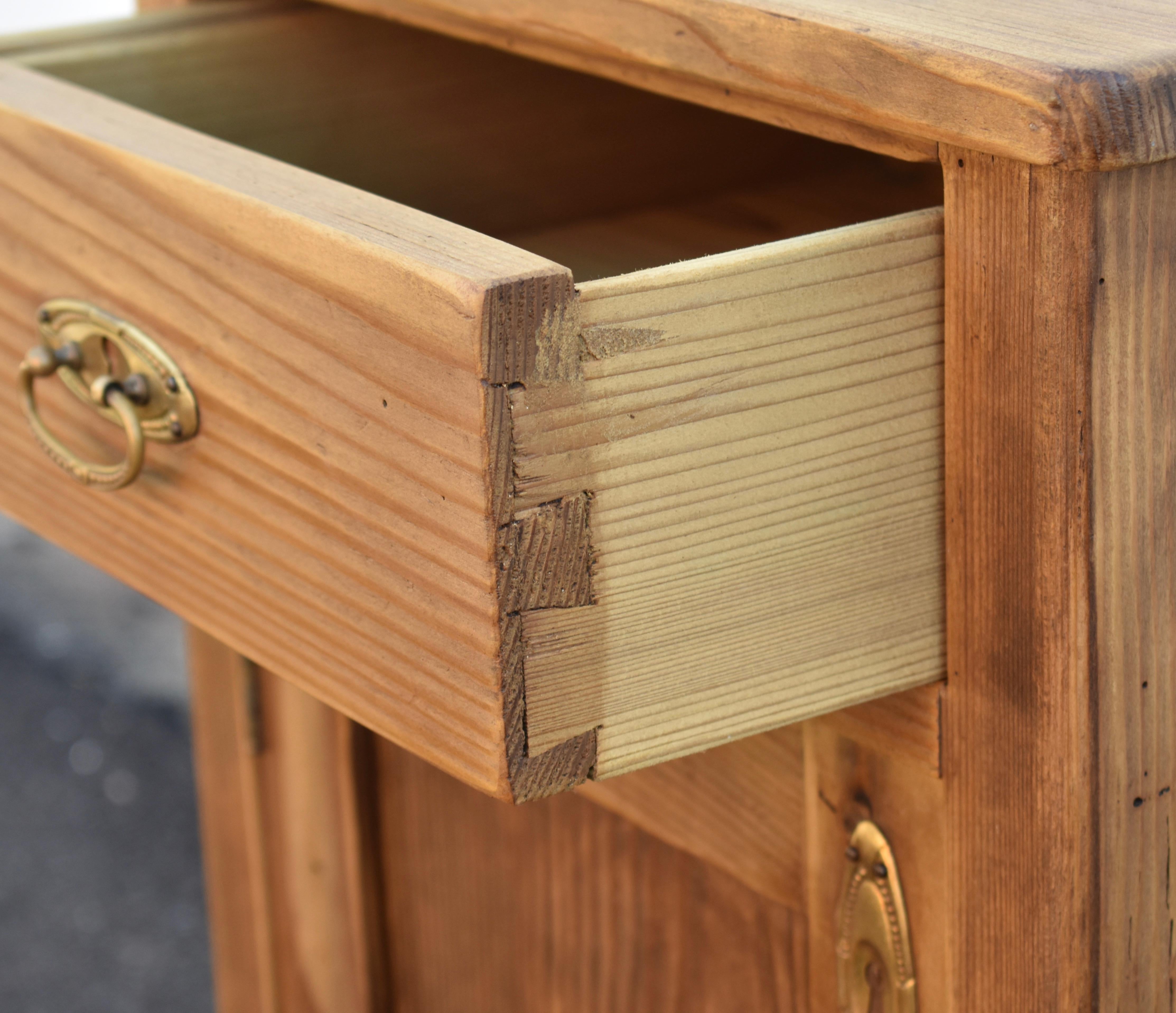 Pine Nightstand with One Door and One Drawer 2