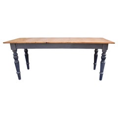Mesa de granja con patas torneadas y base pintada de pino, reproducción