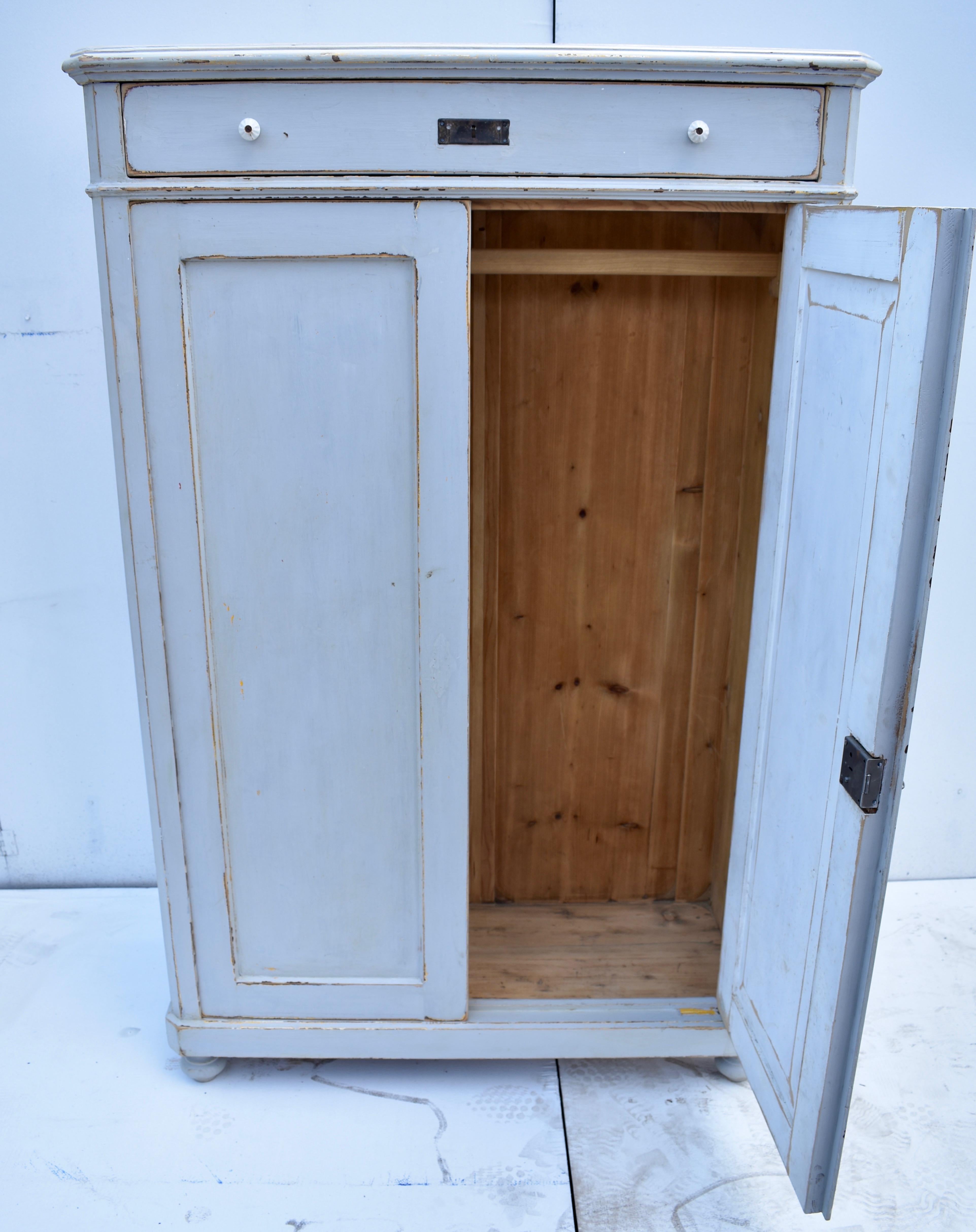 Pine Painted Linen Cabinet 2