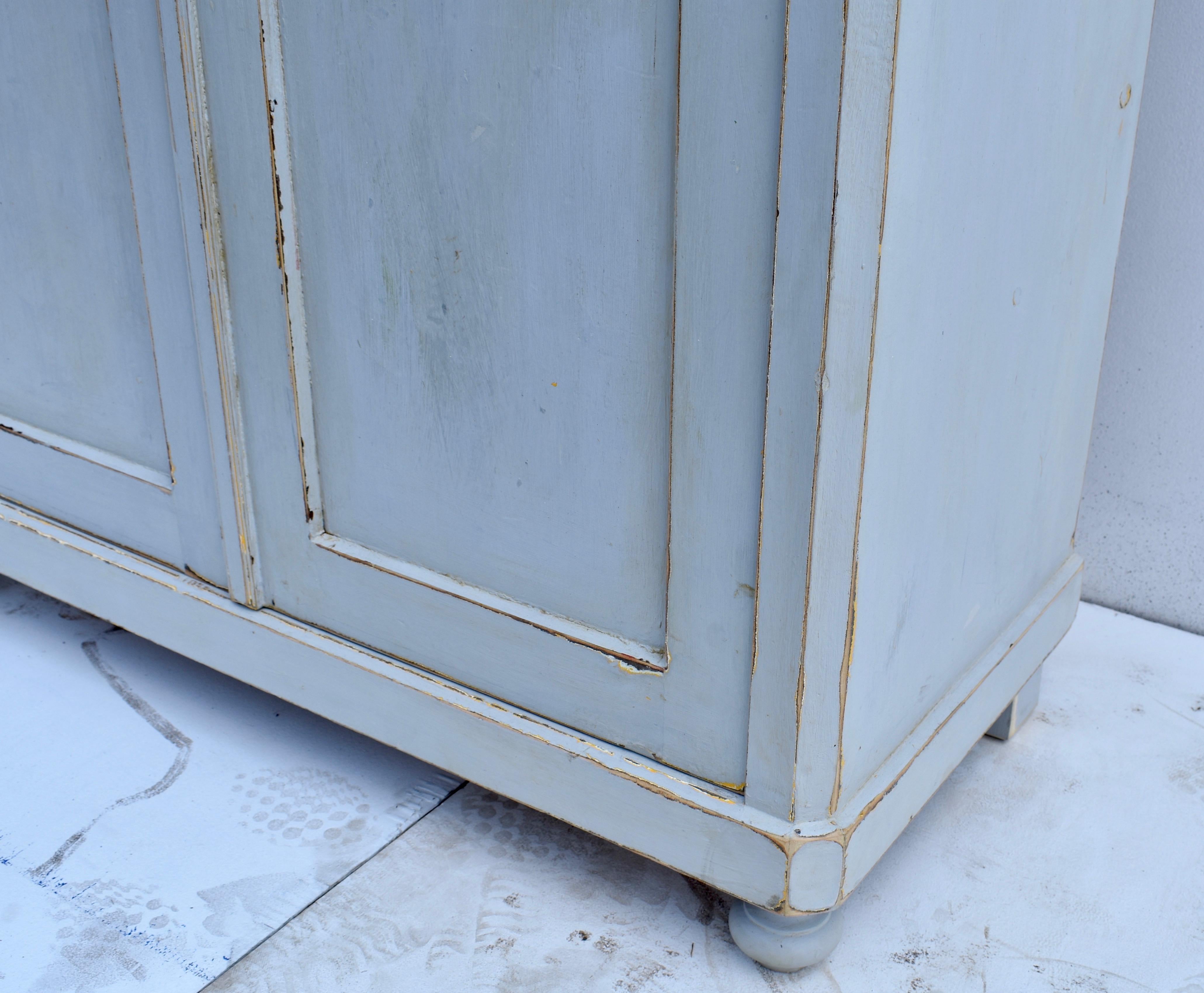 Pine Painted Linen Cabinet 3