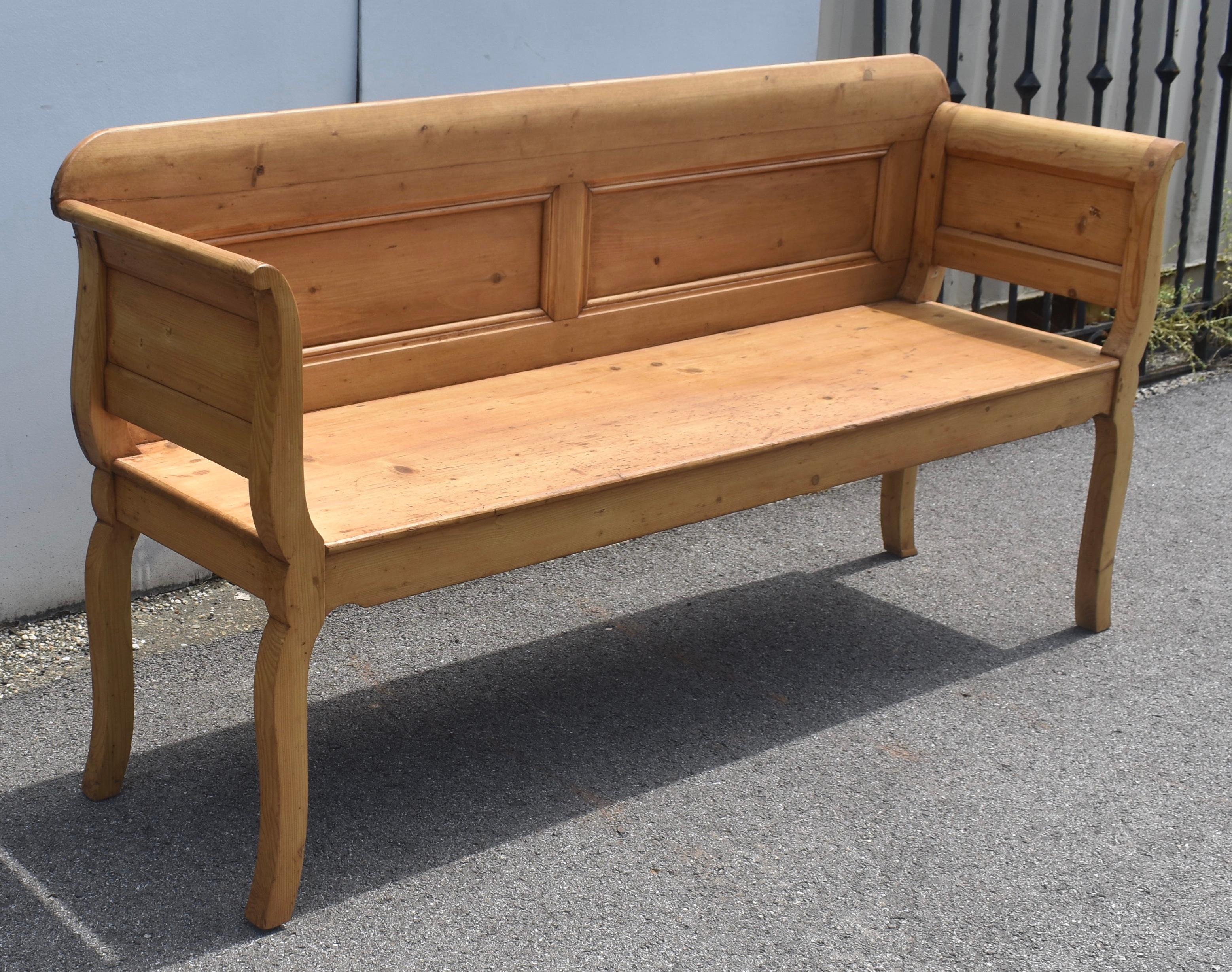 Banco o banqueta de madera de pino Húngaro en venta