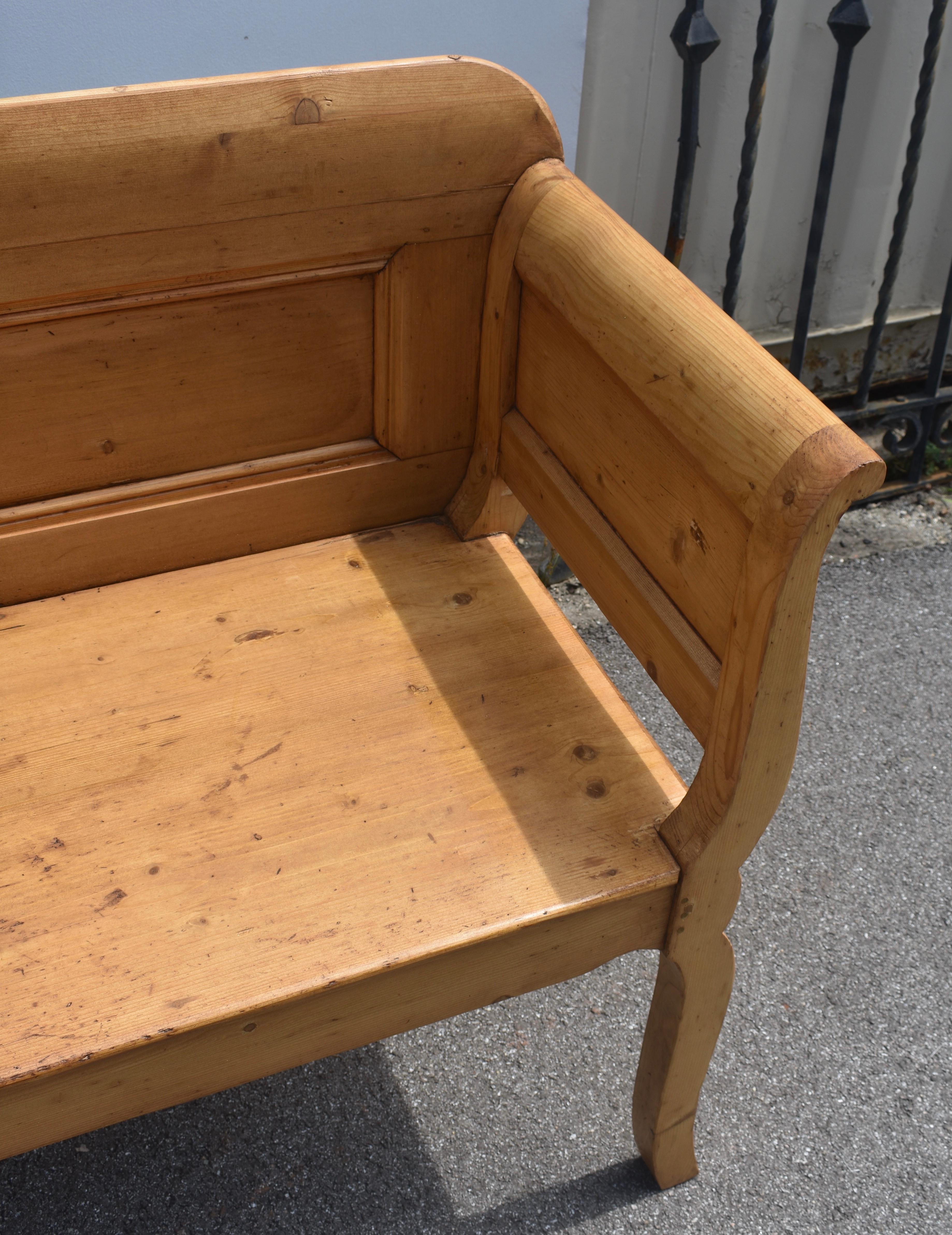 Banco o banqueta de madera de pino en venta 1