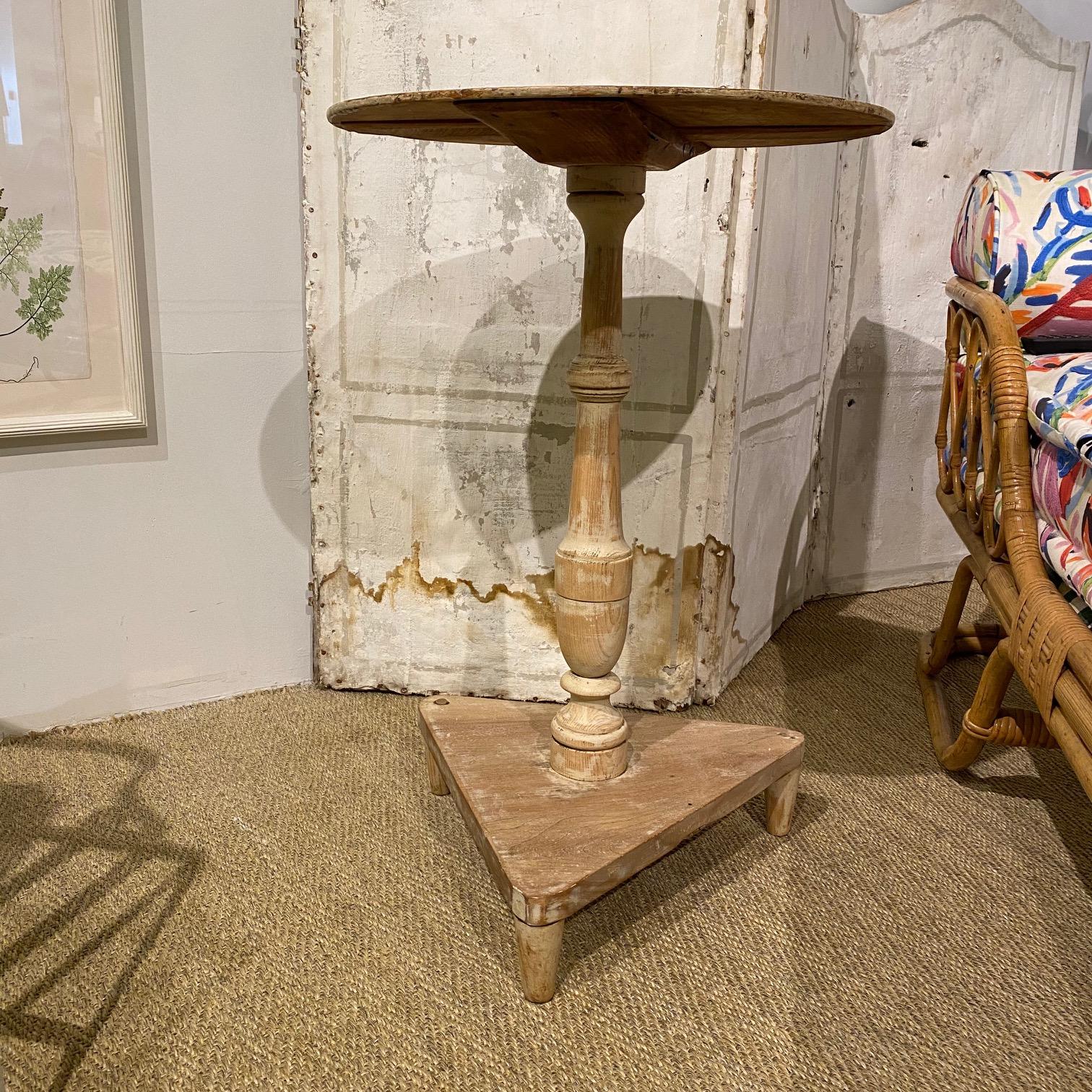 Late 18th Century Pine Pedestal Candle Table For Sale
