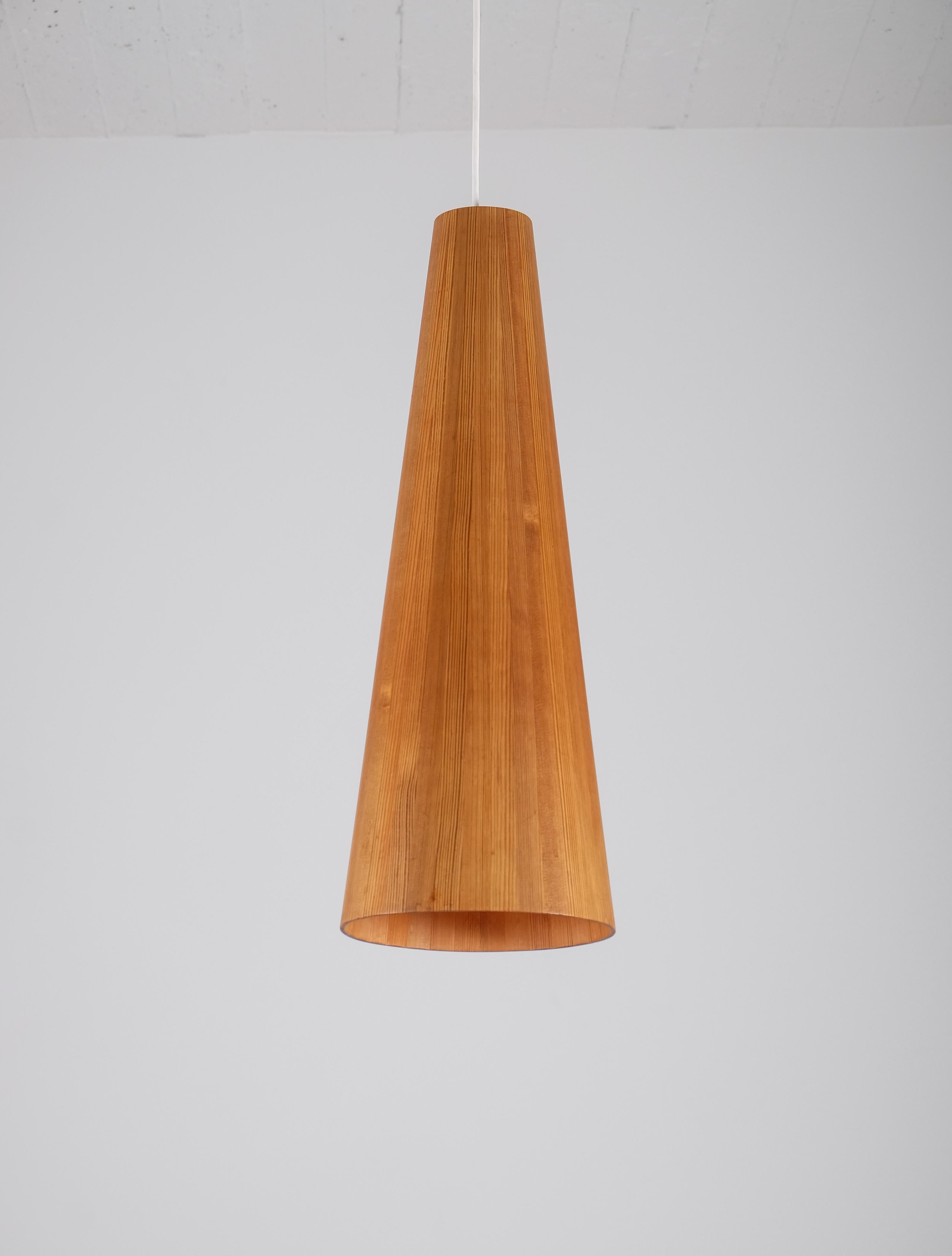 Scandinave moderne Pendentif en pin de Jørgen Wolf modèle 