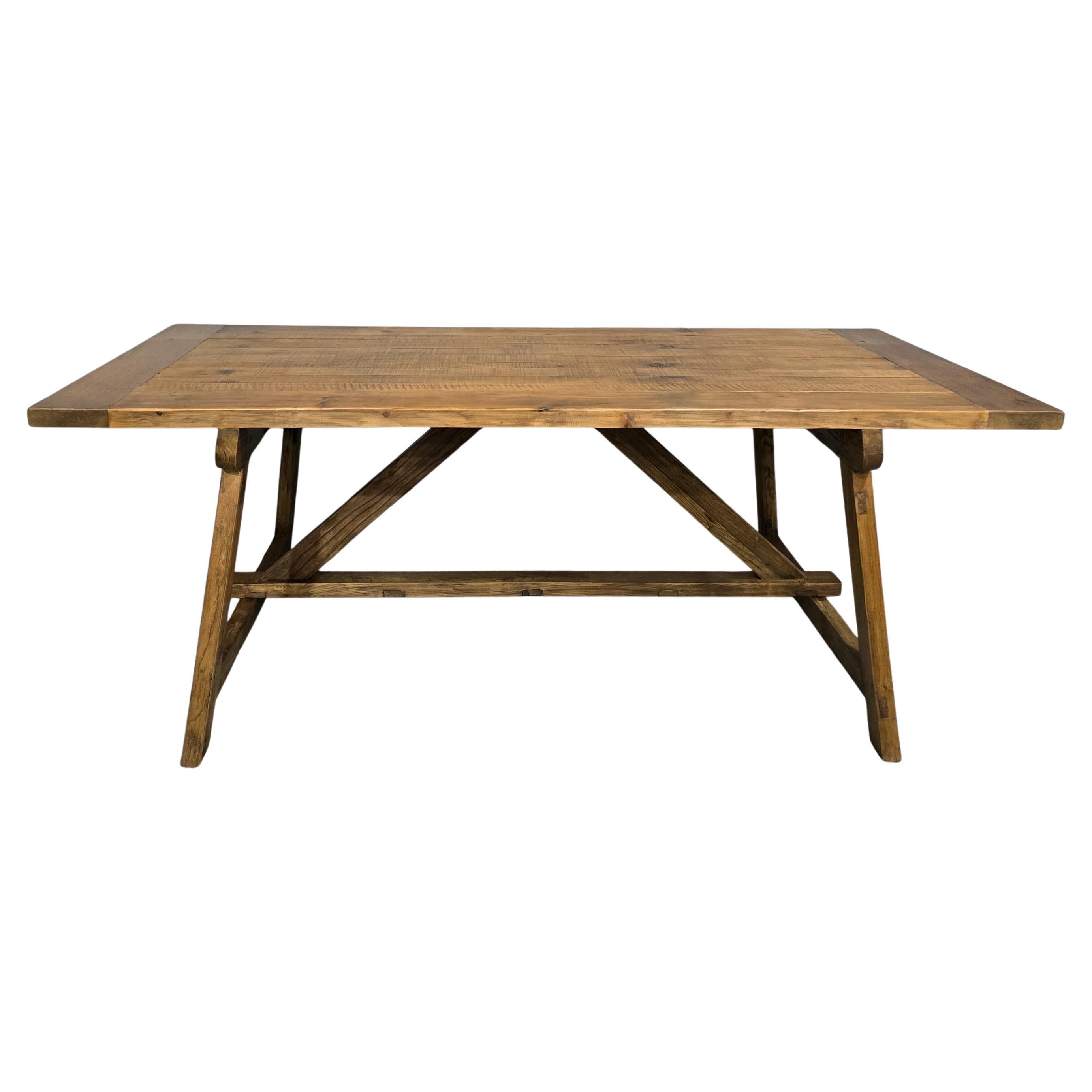 Mesa de cocina refrectaria de granja de tablones de pino