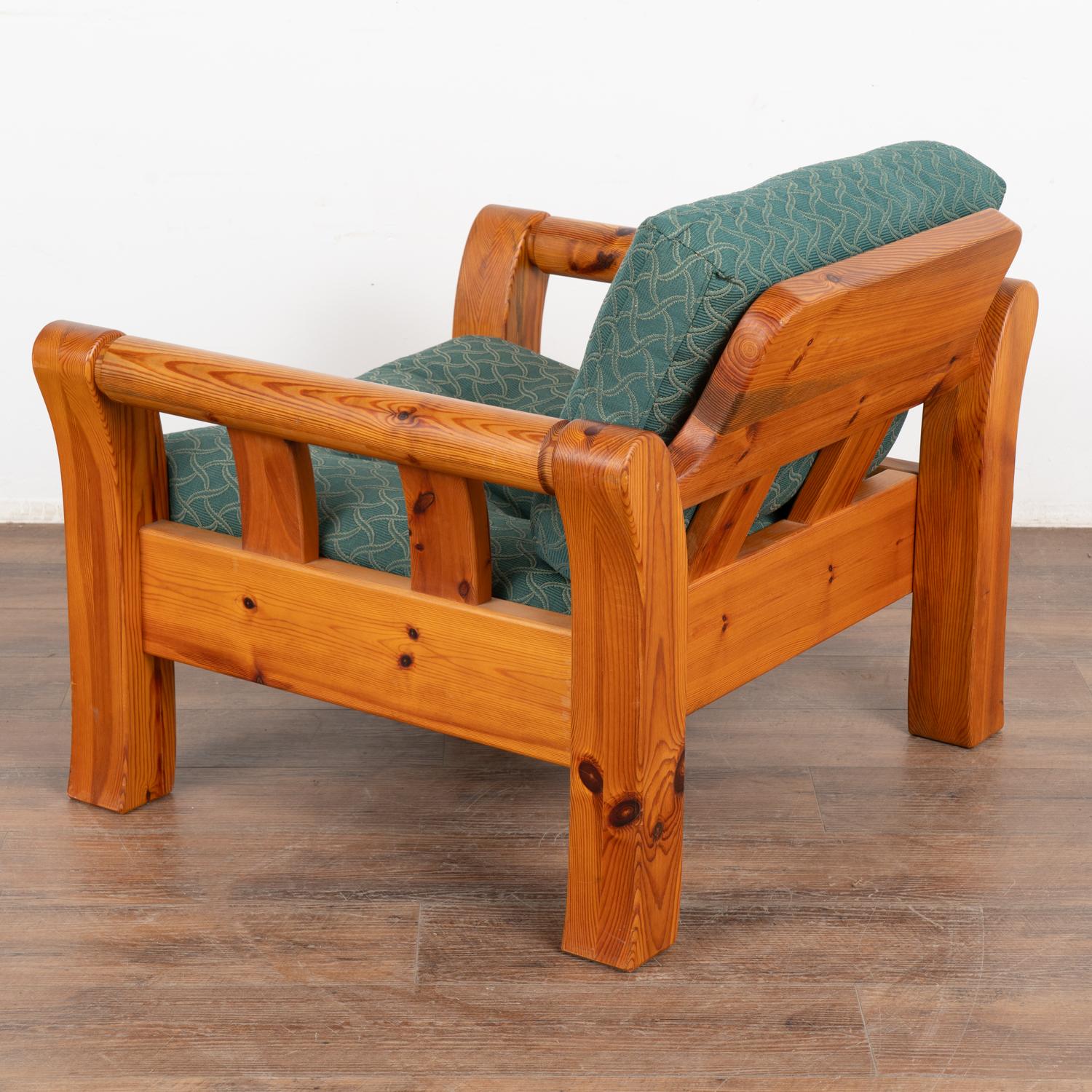 Ensemble en pin (4) canapé, loveseat, chaise et table basse vintage, Suède circa 1960-70 en vente 6