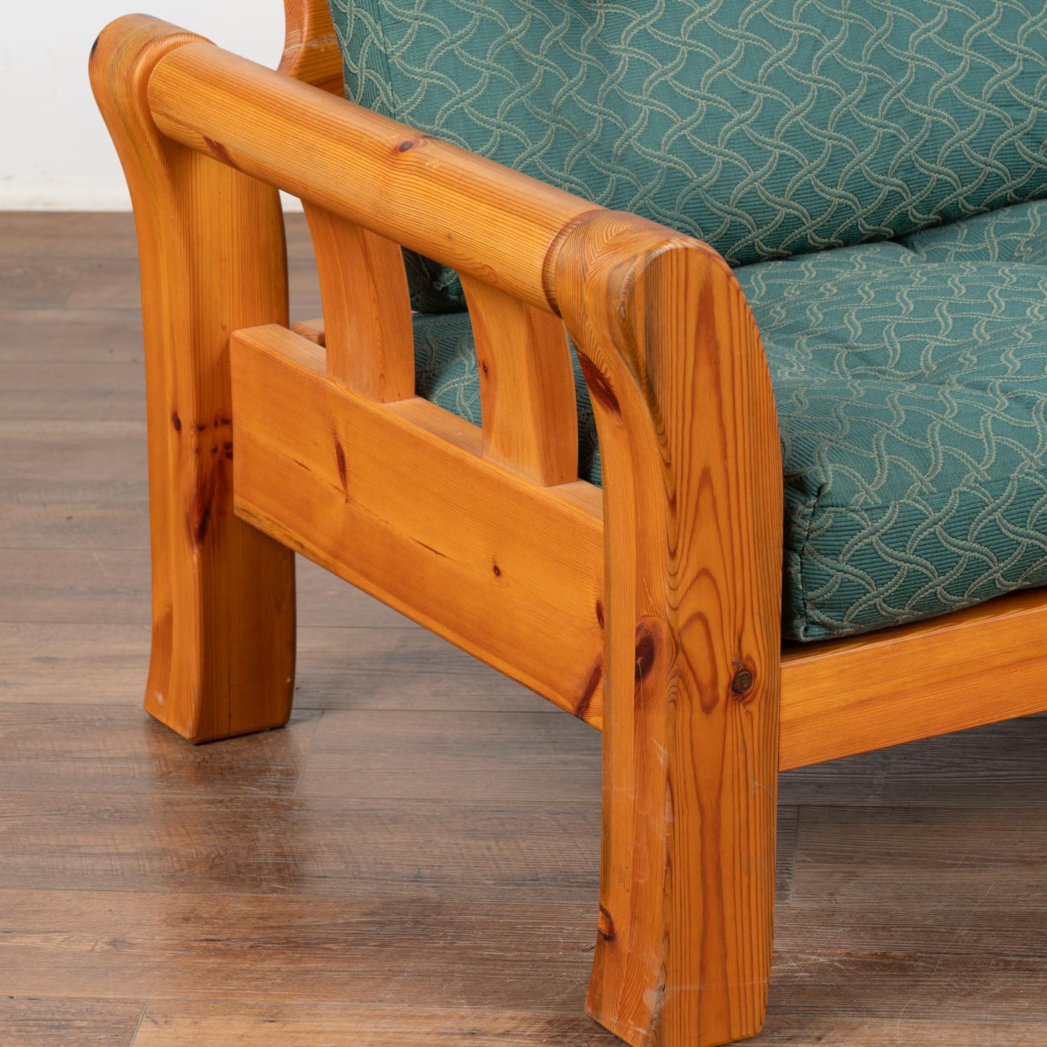 Ensemble en pin (4) canapé, loveseat, chaise et table basse vintage, Suède circa 1960-70 en vente 2