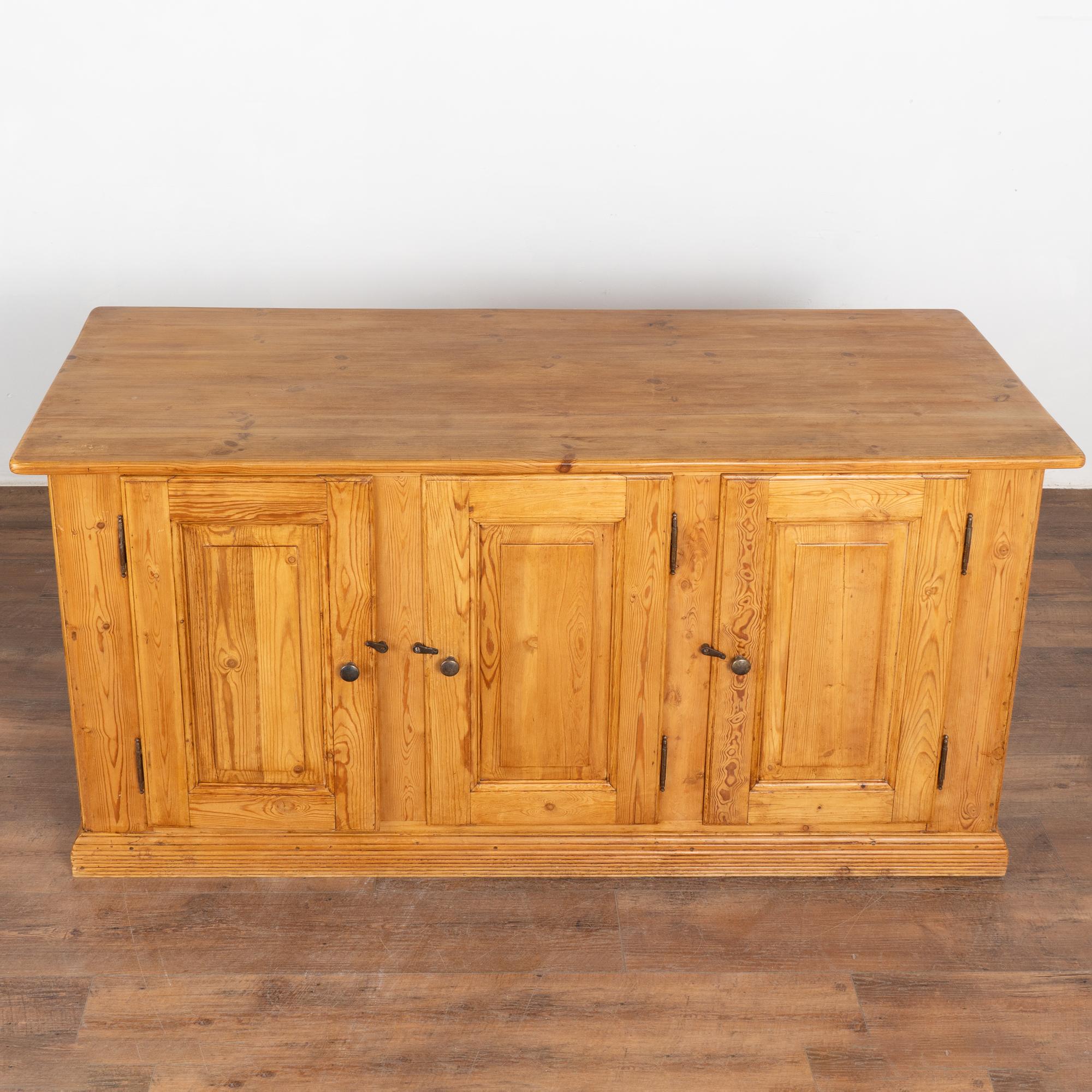 Pine Shop Counter Sideboard Kitchen Island, Denmark circa 1890 In Good Condition In Round Top, TX