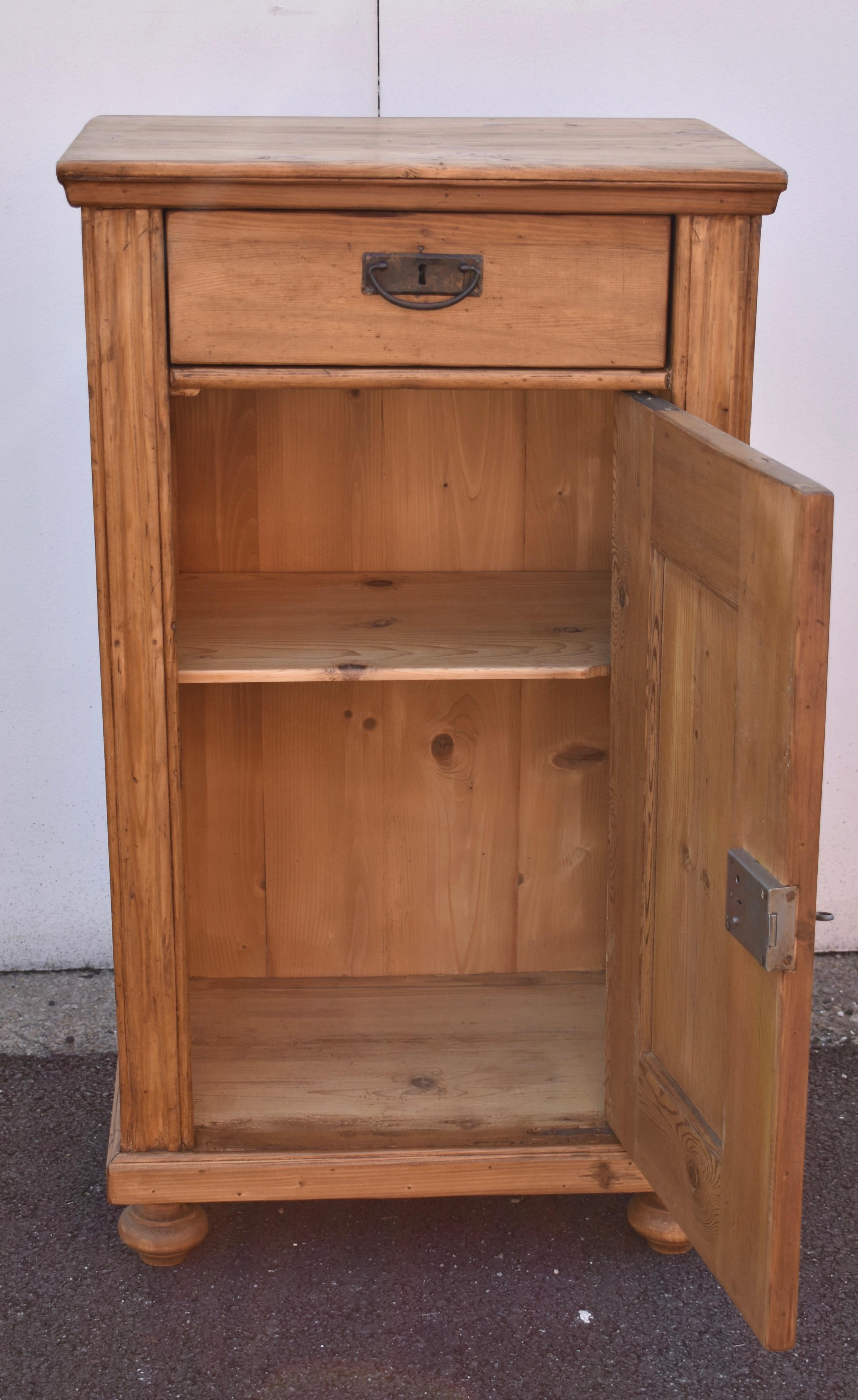 Pine Side Cupboard with One Door and One Drawer For Sale 4