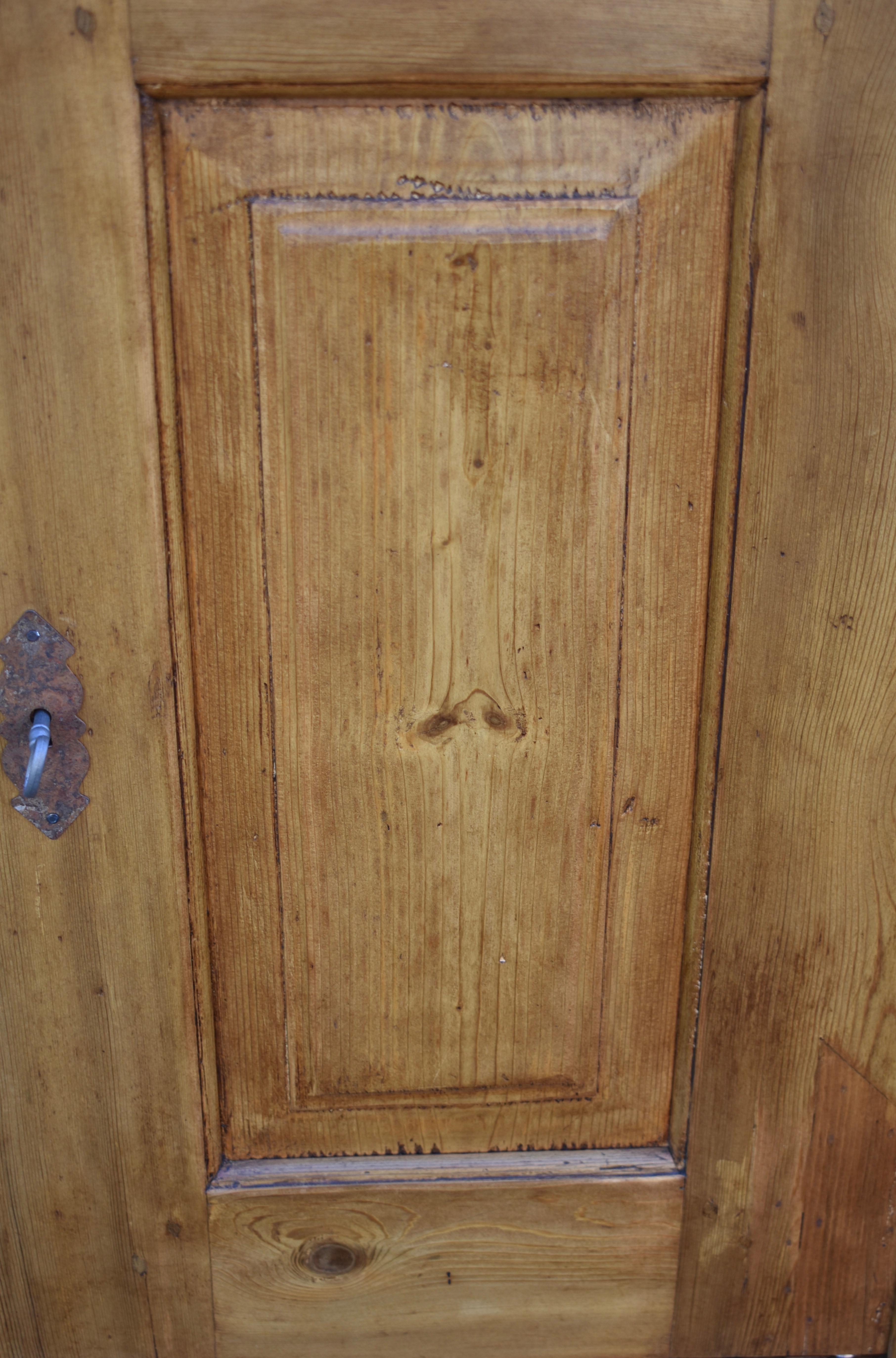 Pine Side Cupboard with One Door and One Drawer For Sale 6