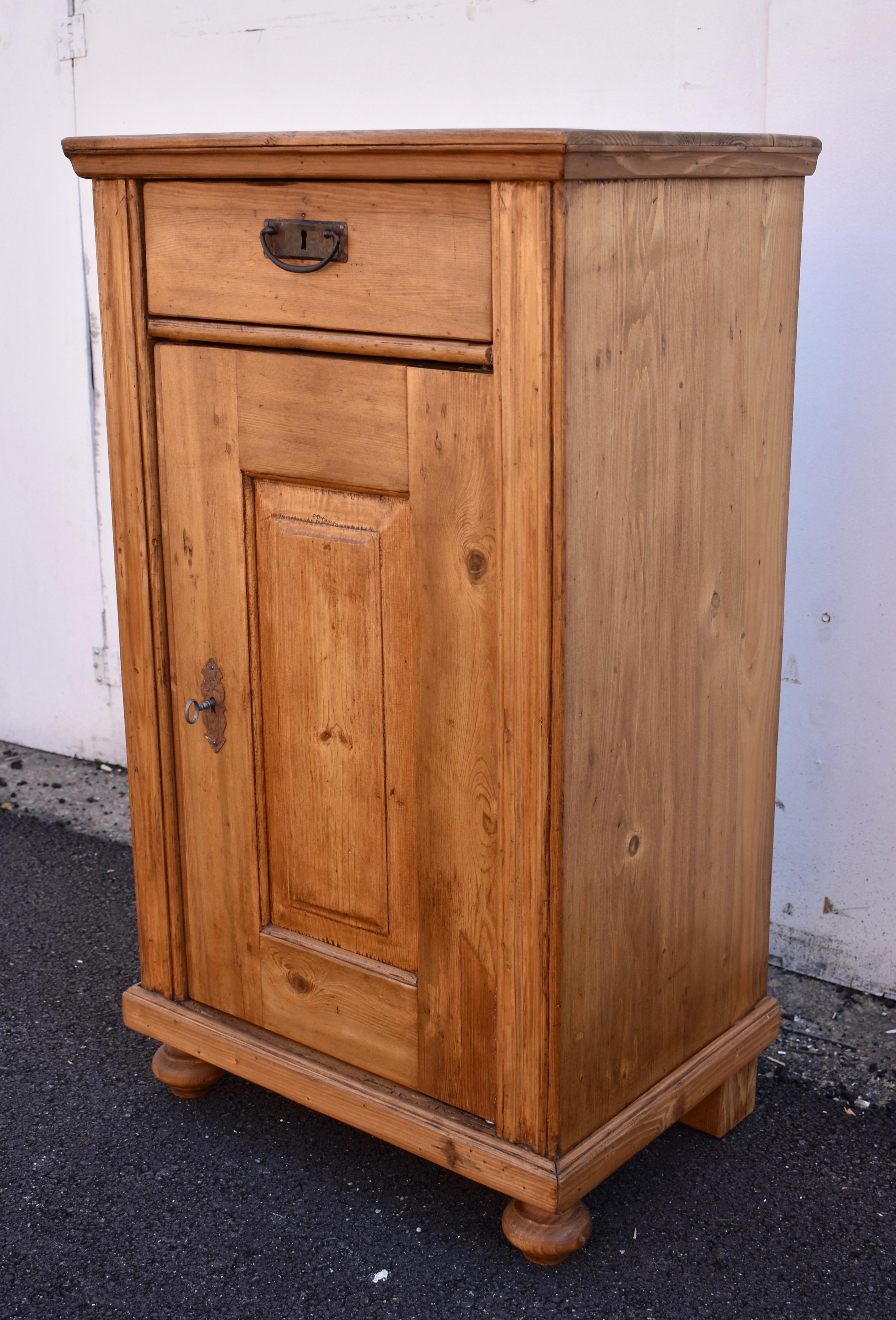 20th Century Pine Side Cupboard with One Door and One Drawer For Sale