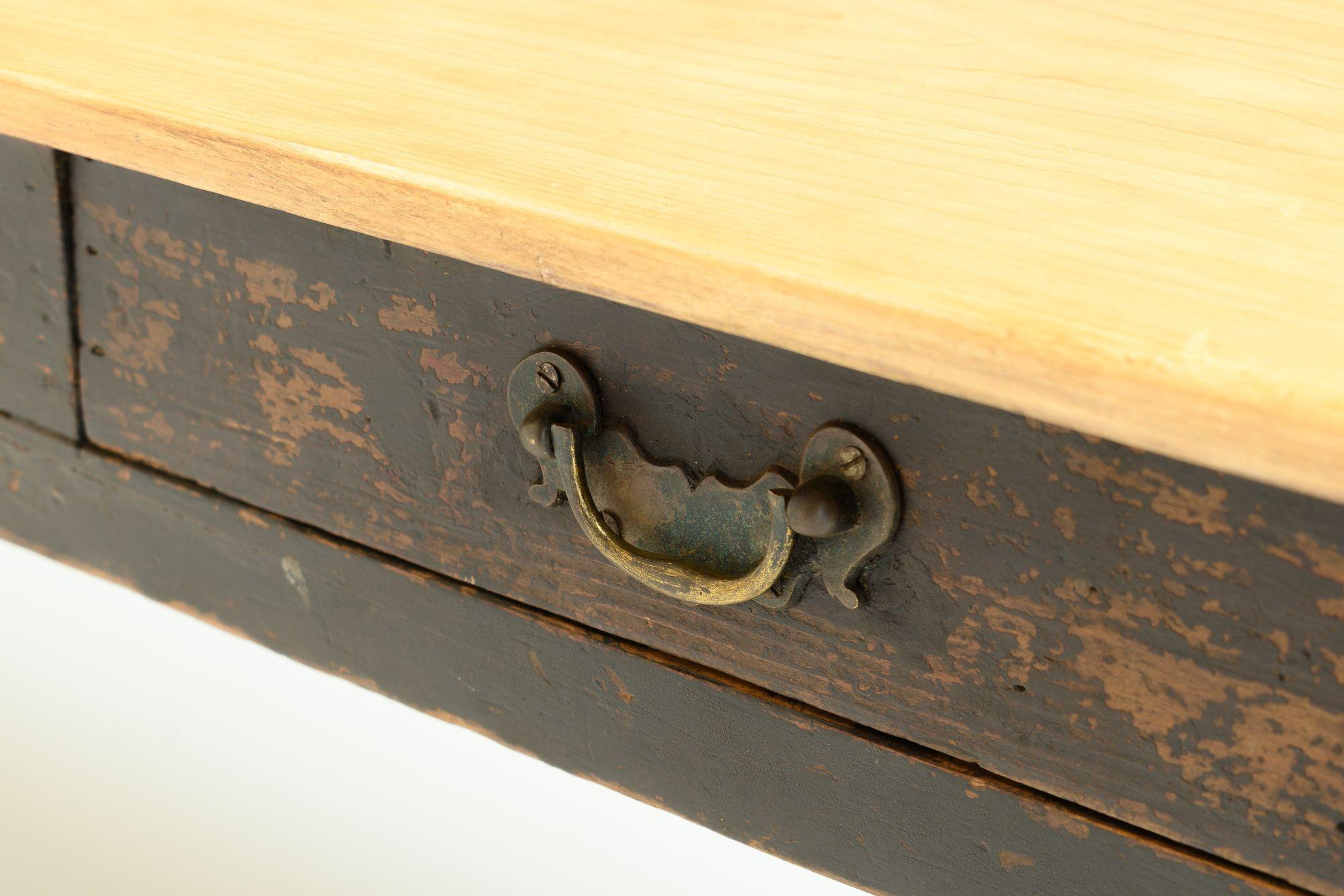 Pine Side Table For Sale 1