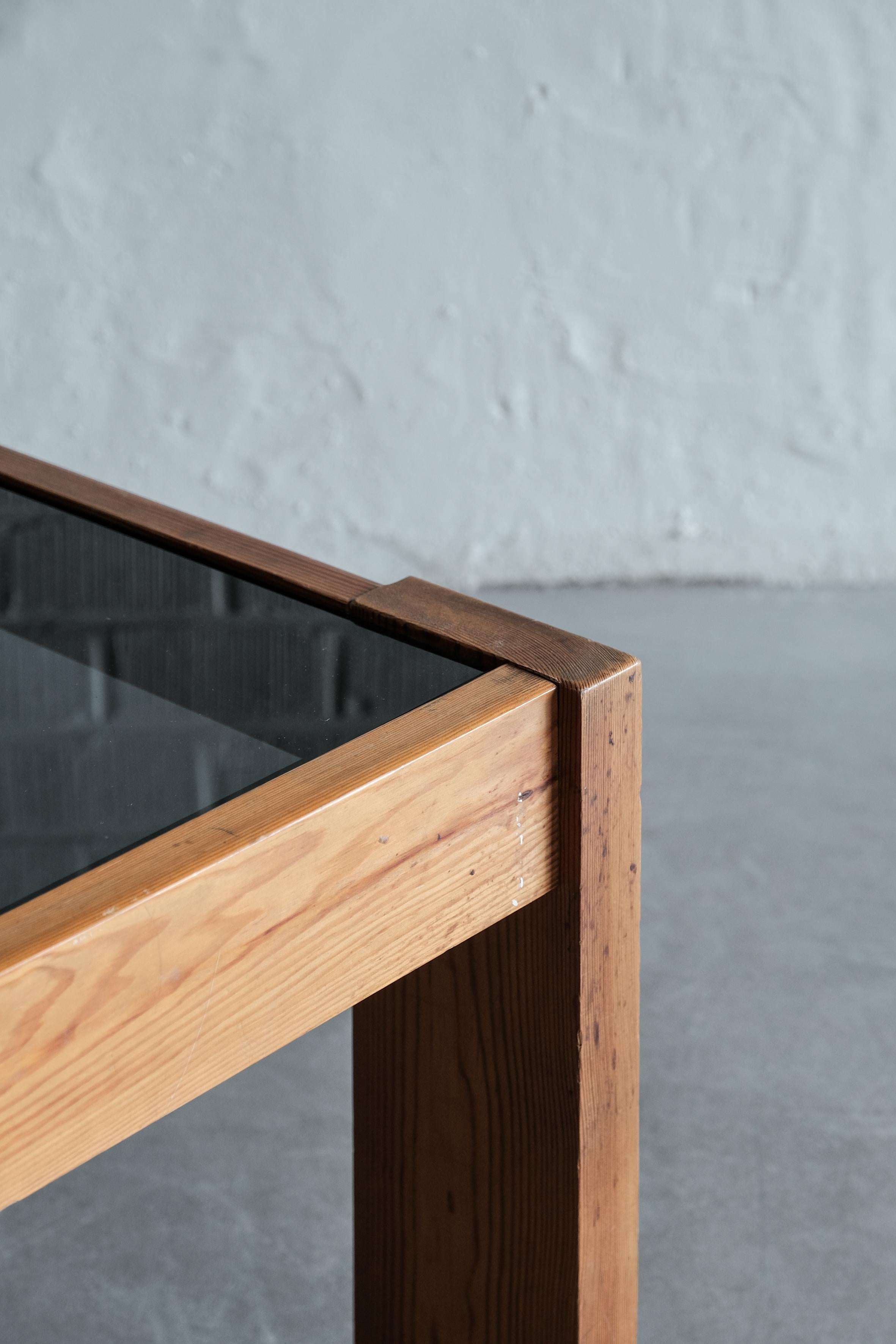 Mid-Century Modern Pine side table, Spain 70ties For Sale