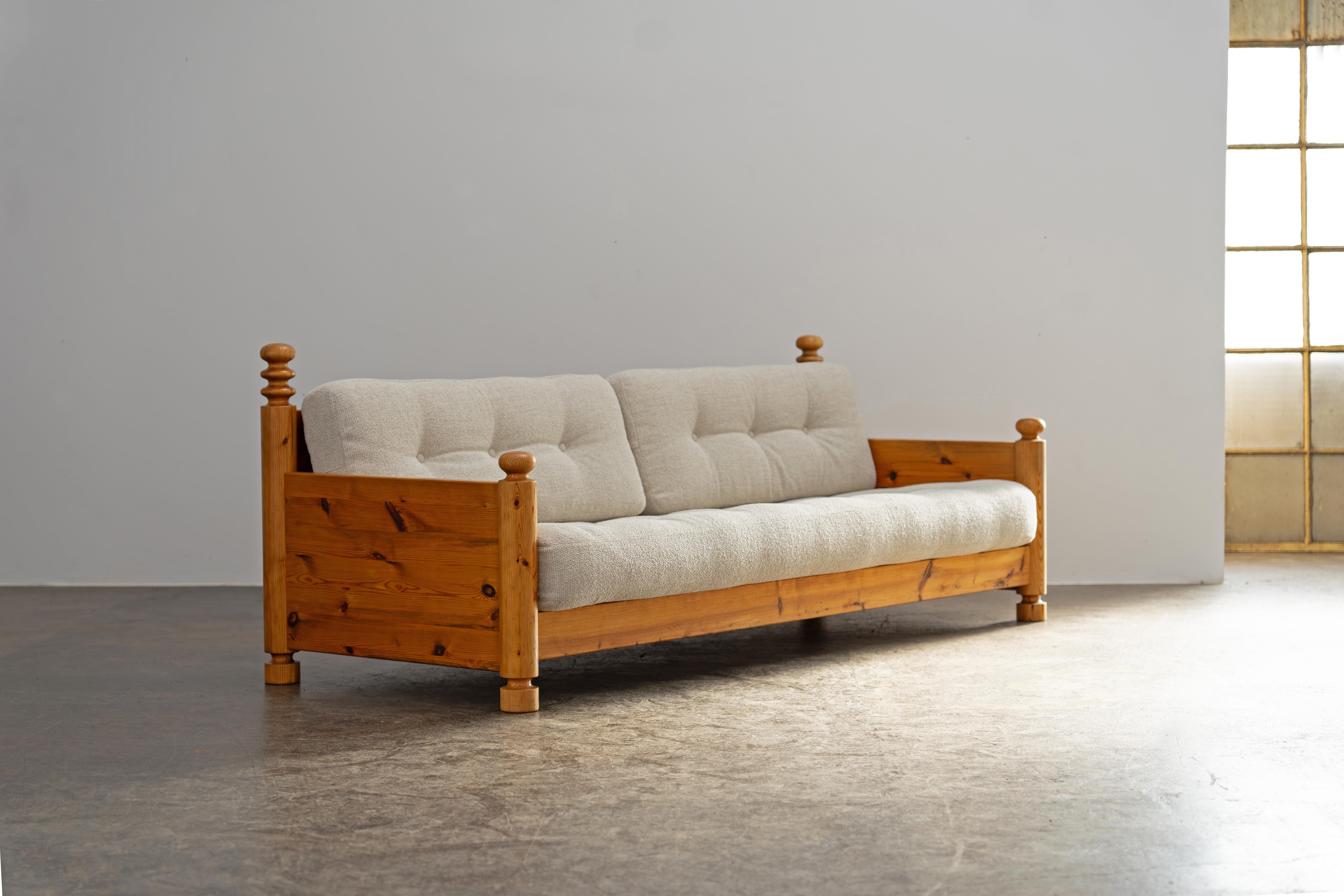 Sofá de pino de Uno & Östen Kristiansson para Luxus Suecia Años 70 Tela en venta
