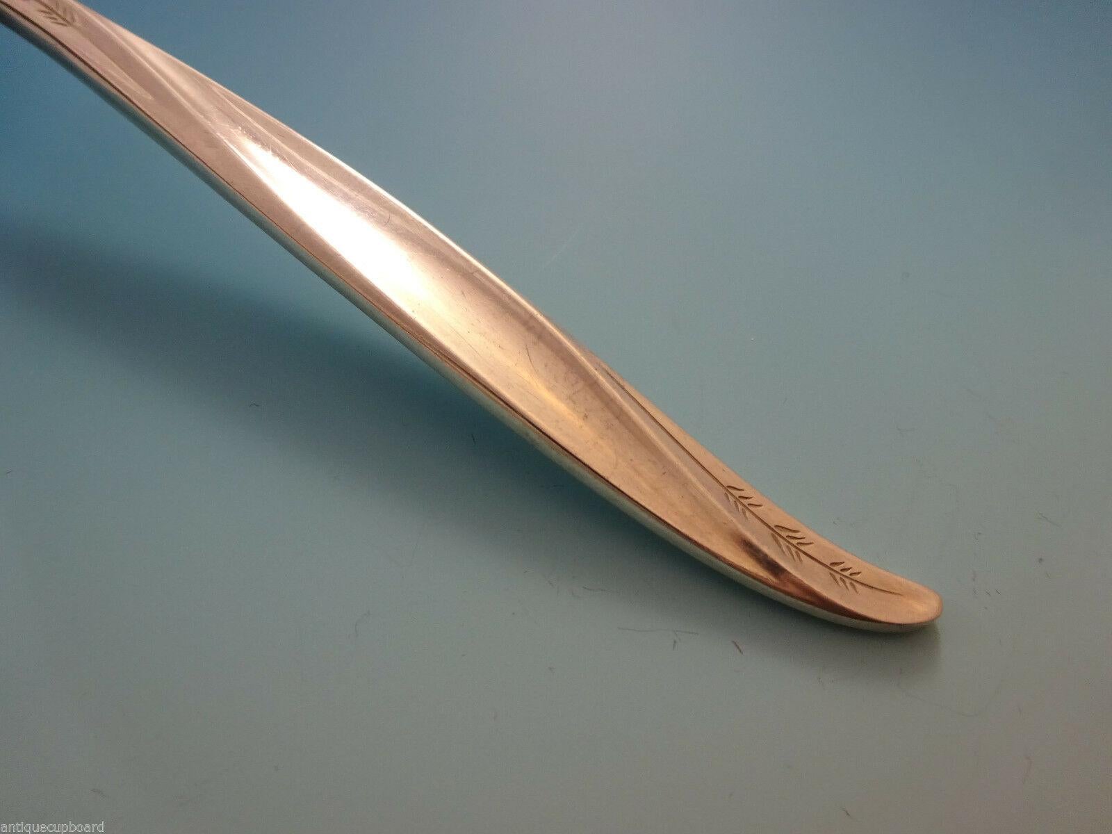 Set di posate in argento sterling Pine Spray by International - 38 pezzi. Questo set comprende:

8 coltelli, 9 1/4