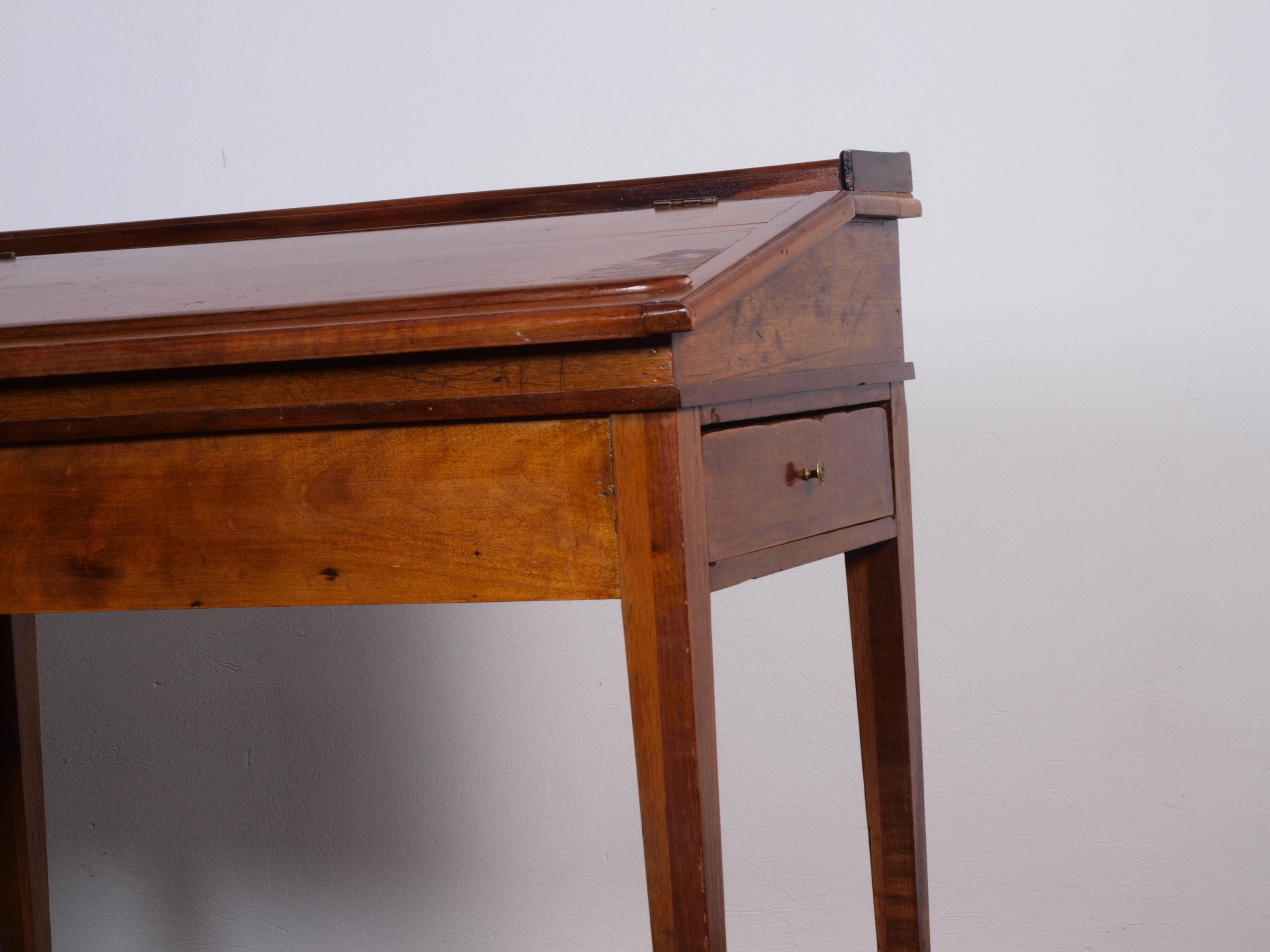 Pine Standing Desk with Slant Top, Denmark, 1890s In Good Condition For Sale In Store Heddinge, DK
