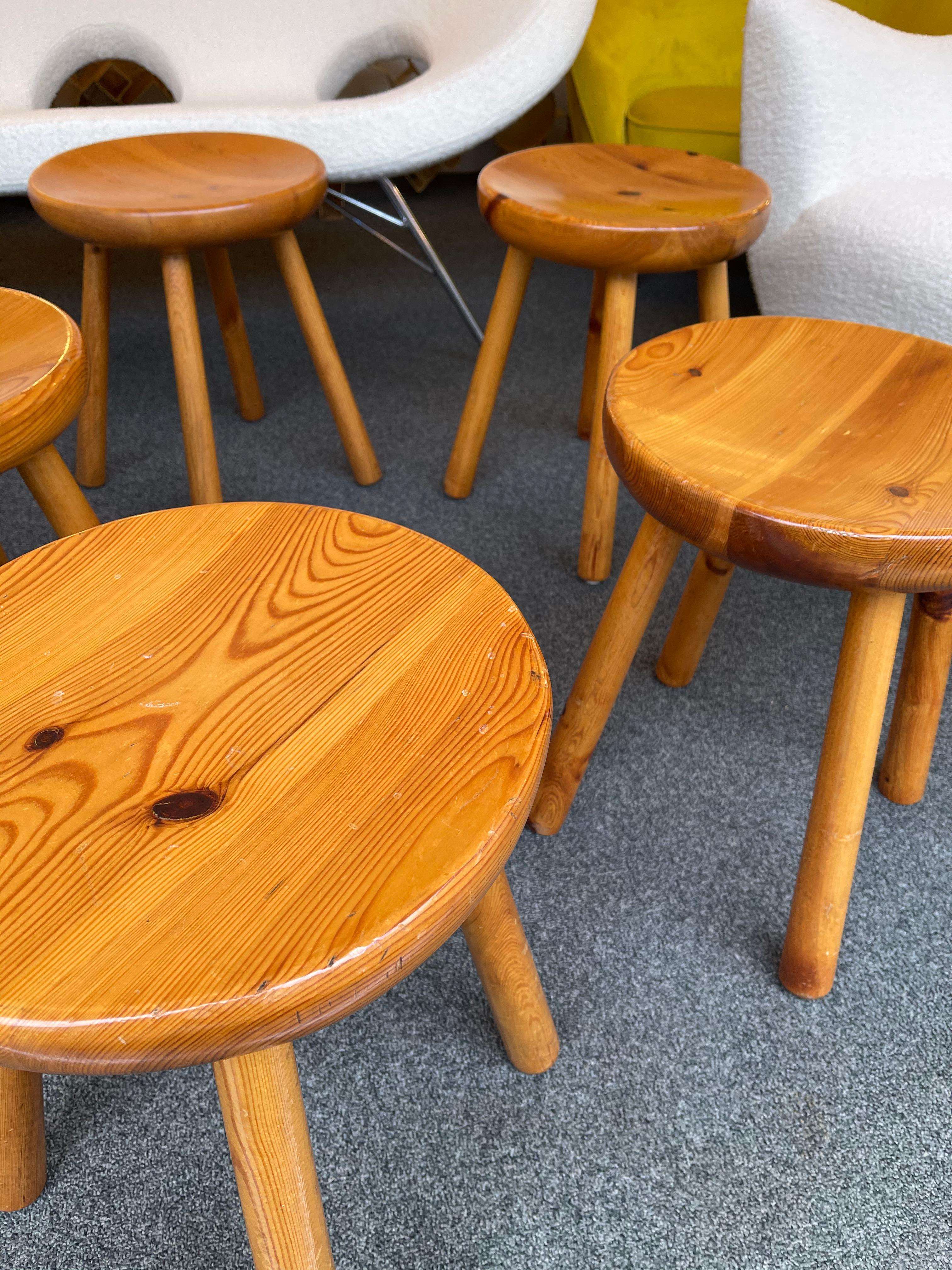Mid-20th Century Pine Stool Attributed to Charlotte Perriand, France, 1960s For Sale