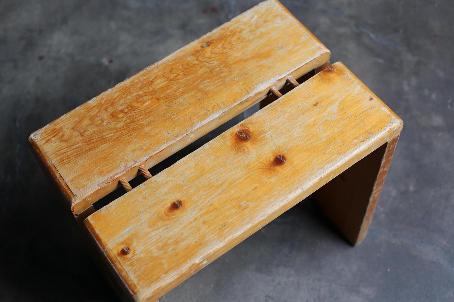 Pine Stool for Les Arcs by Charlotte Perriand In Good Condition For Sale In Sammu-shi, Chiba