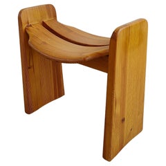 tabouret en pin  « Jonte » de Gilbert Marklund pour Furusnickarn AB - Suède