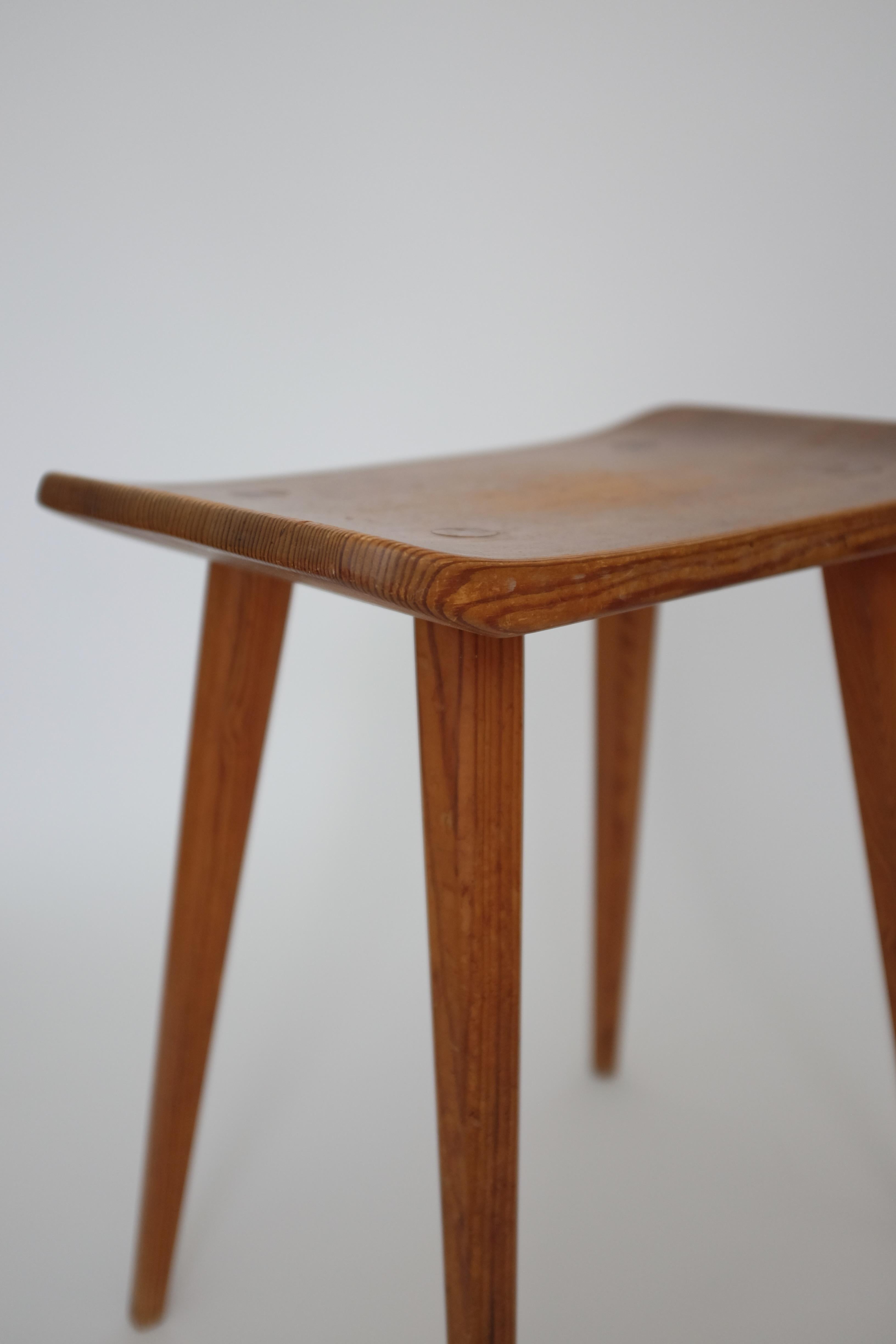 Pine Stools Visingsö by Carl Malmsten In Good Condition In Brooklyn, NY