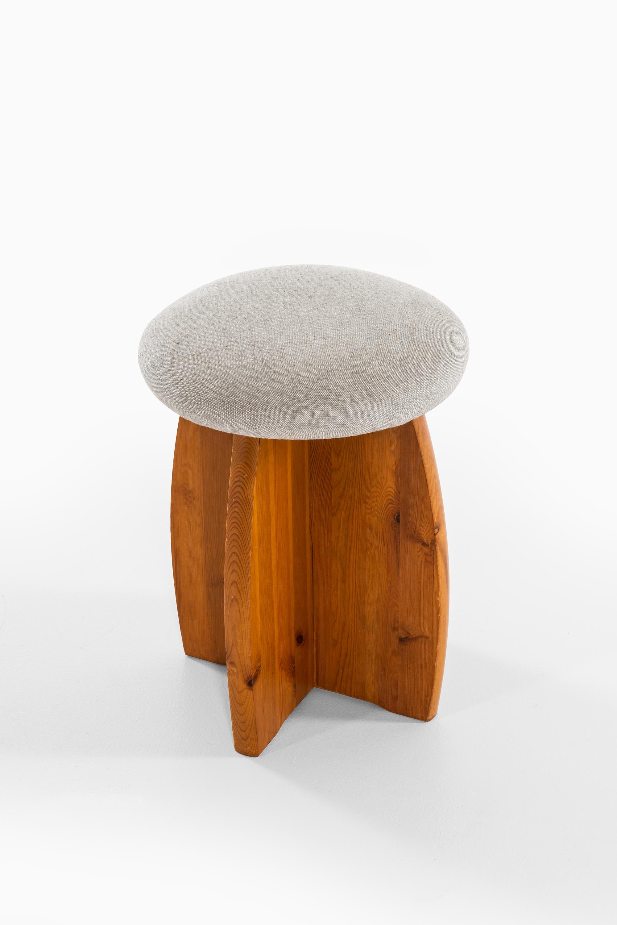 linen pine stool