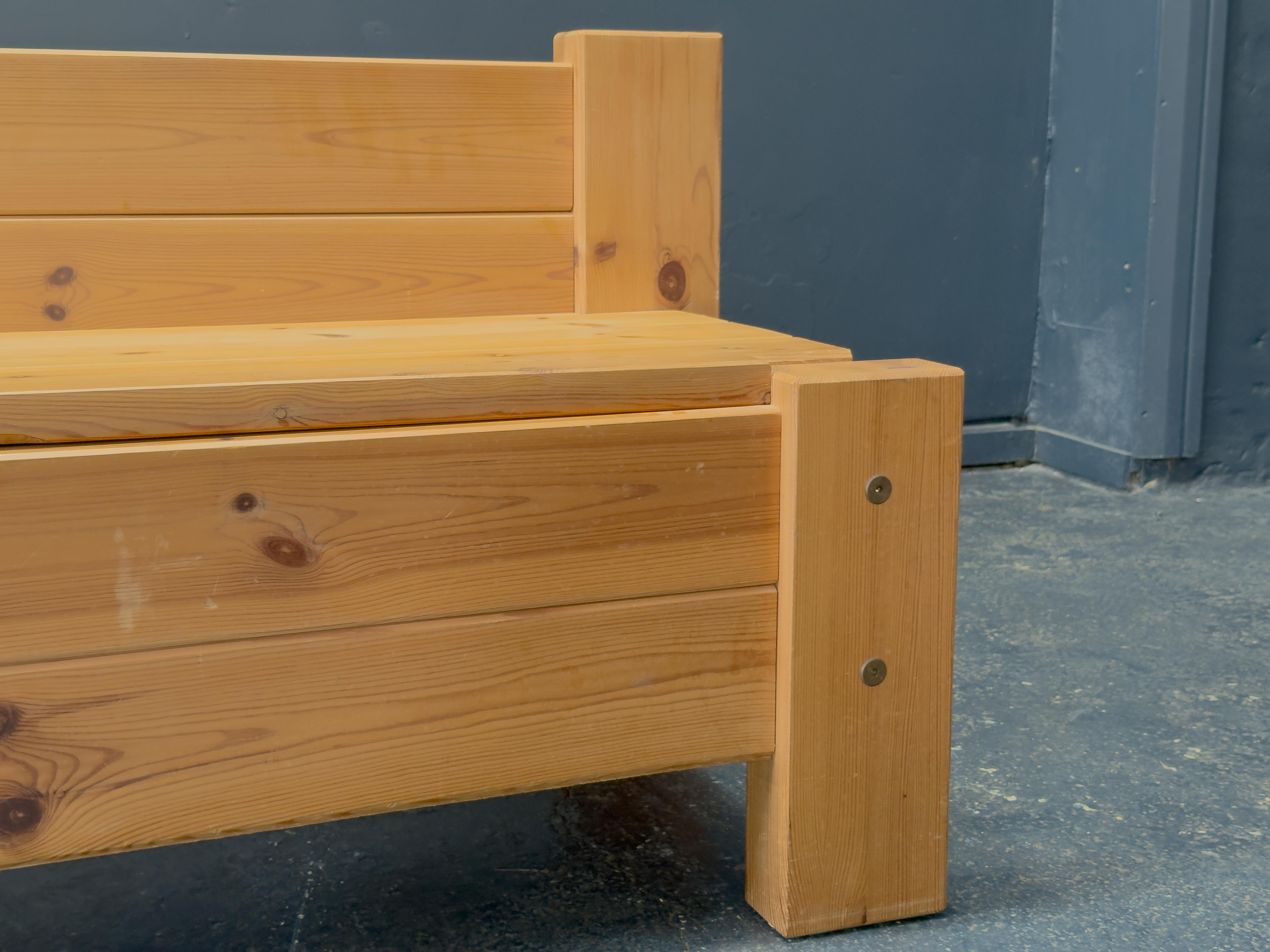 Banc de rangement en pin en vente 3