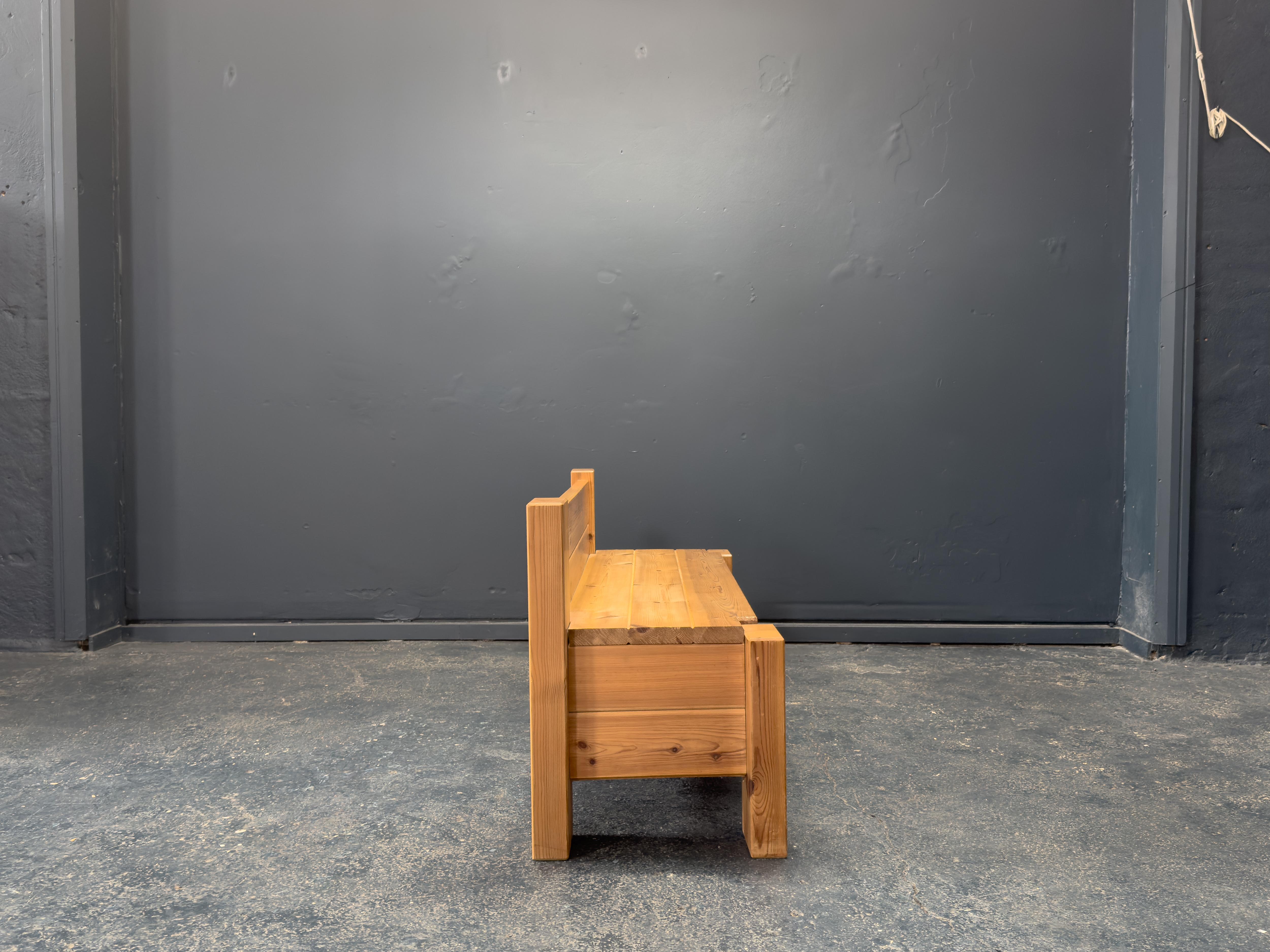 Danois Banc de rangement en pin en vente