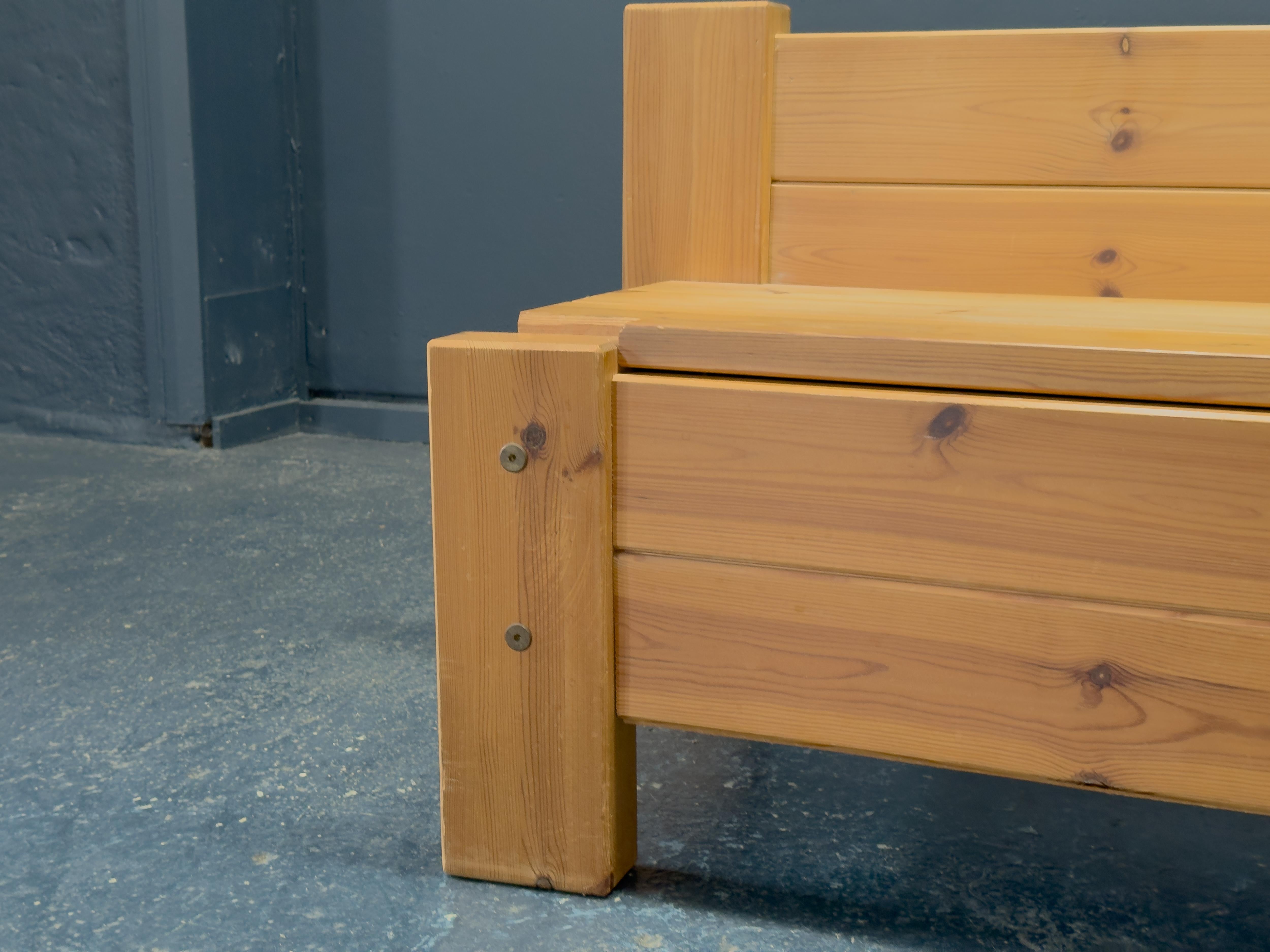 Banc de rangement en pin en vente 2