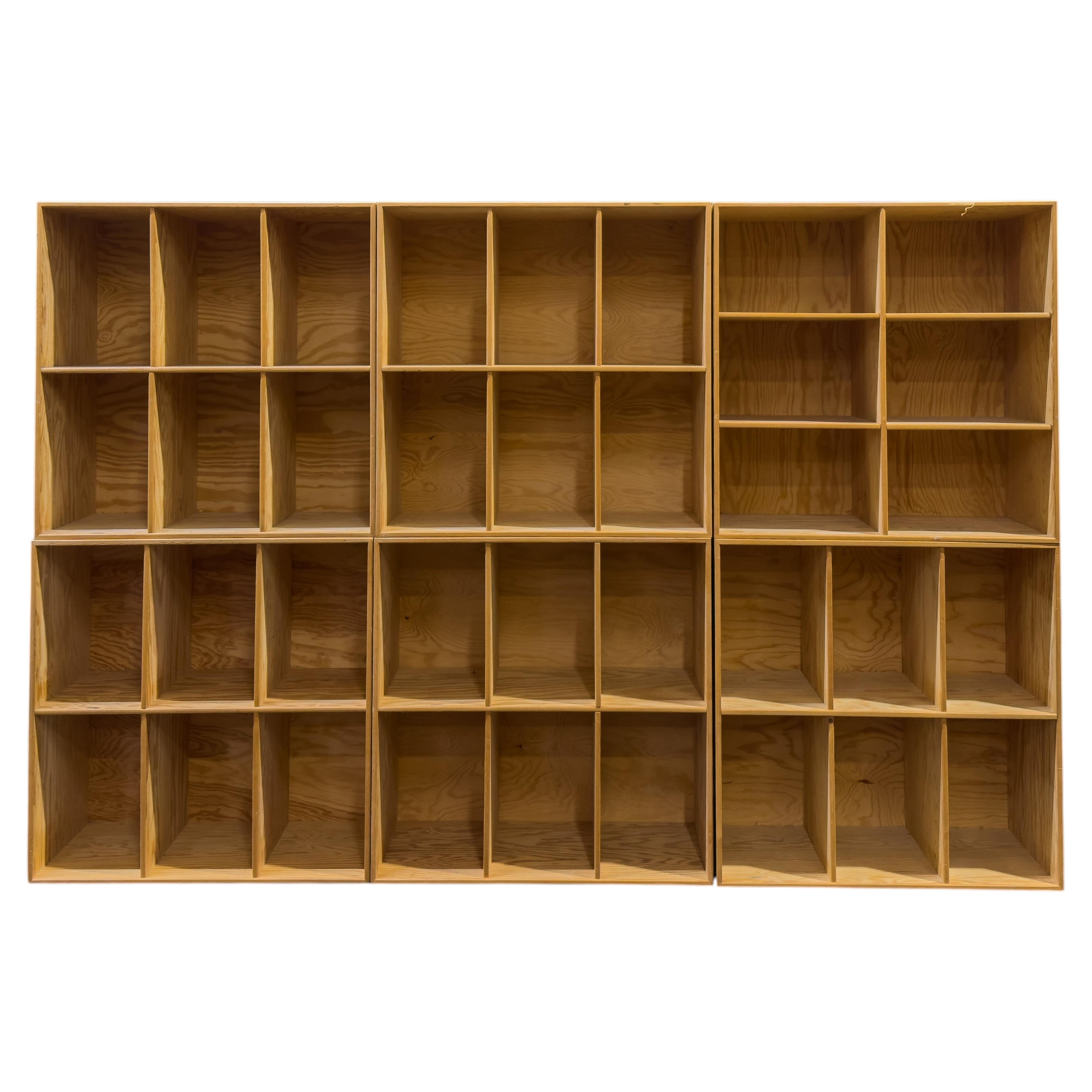 Pine Storage Unit 75 x 75 x 40 cm For Sale
