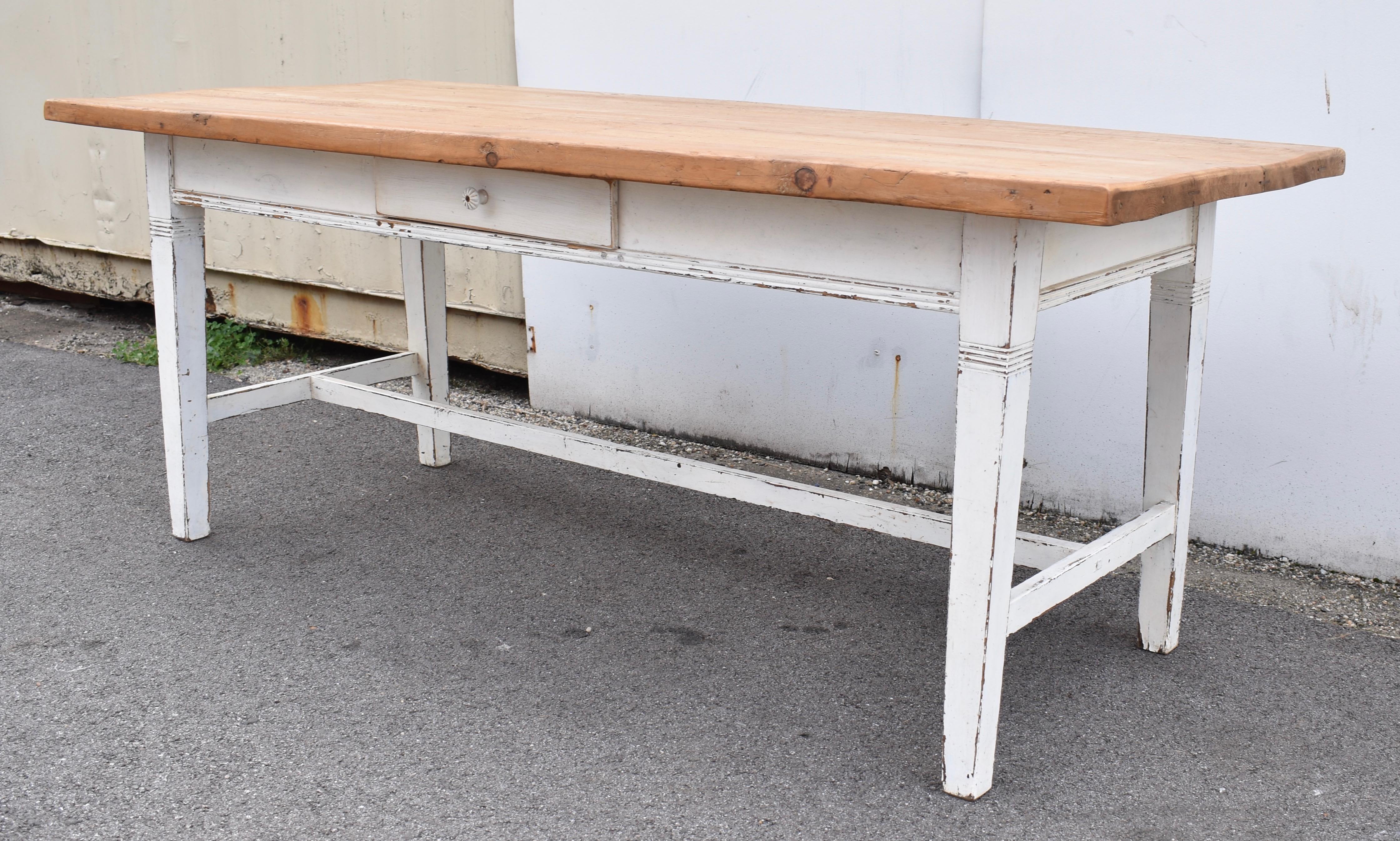 Country Table de ferme en pin en vente