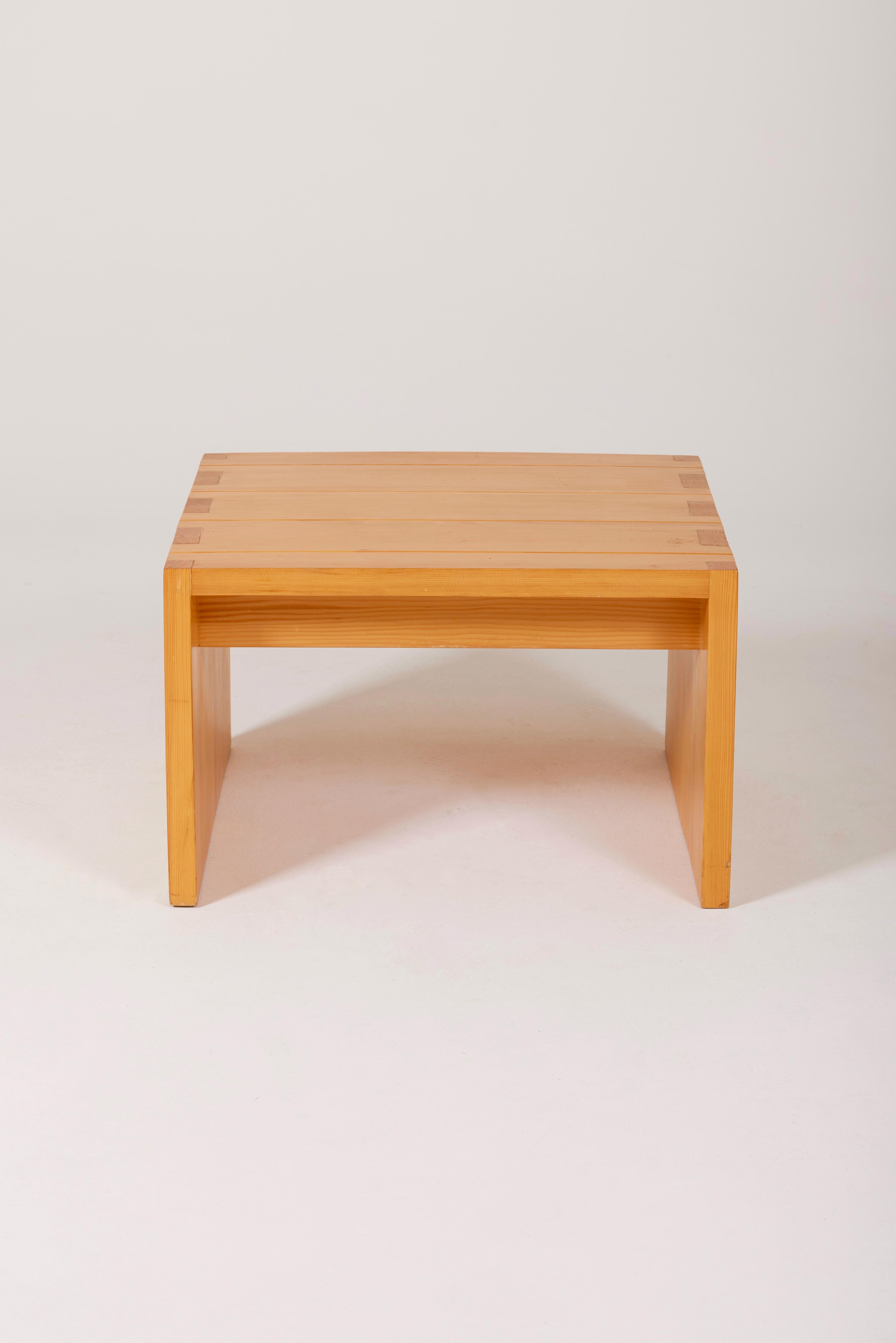 Pine coffee Table By Roland Haeusler For Maison Regain In Good Condition For Sale In PARIS, FR