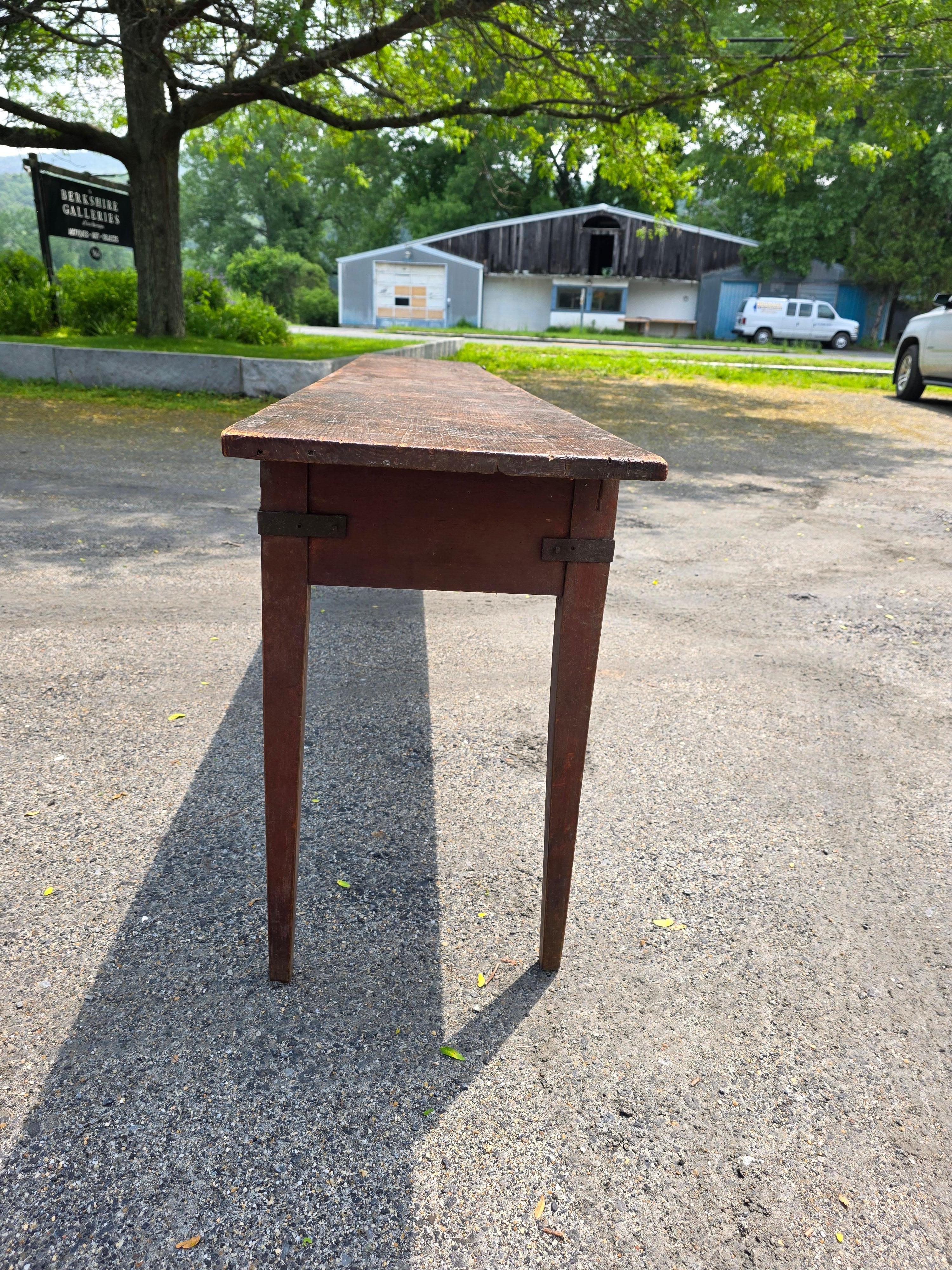 Pine table im Angebot 3