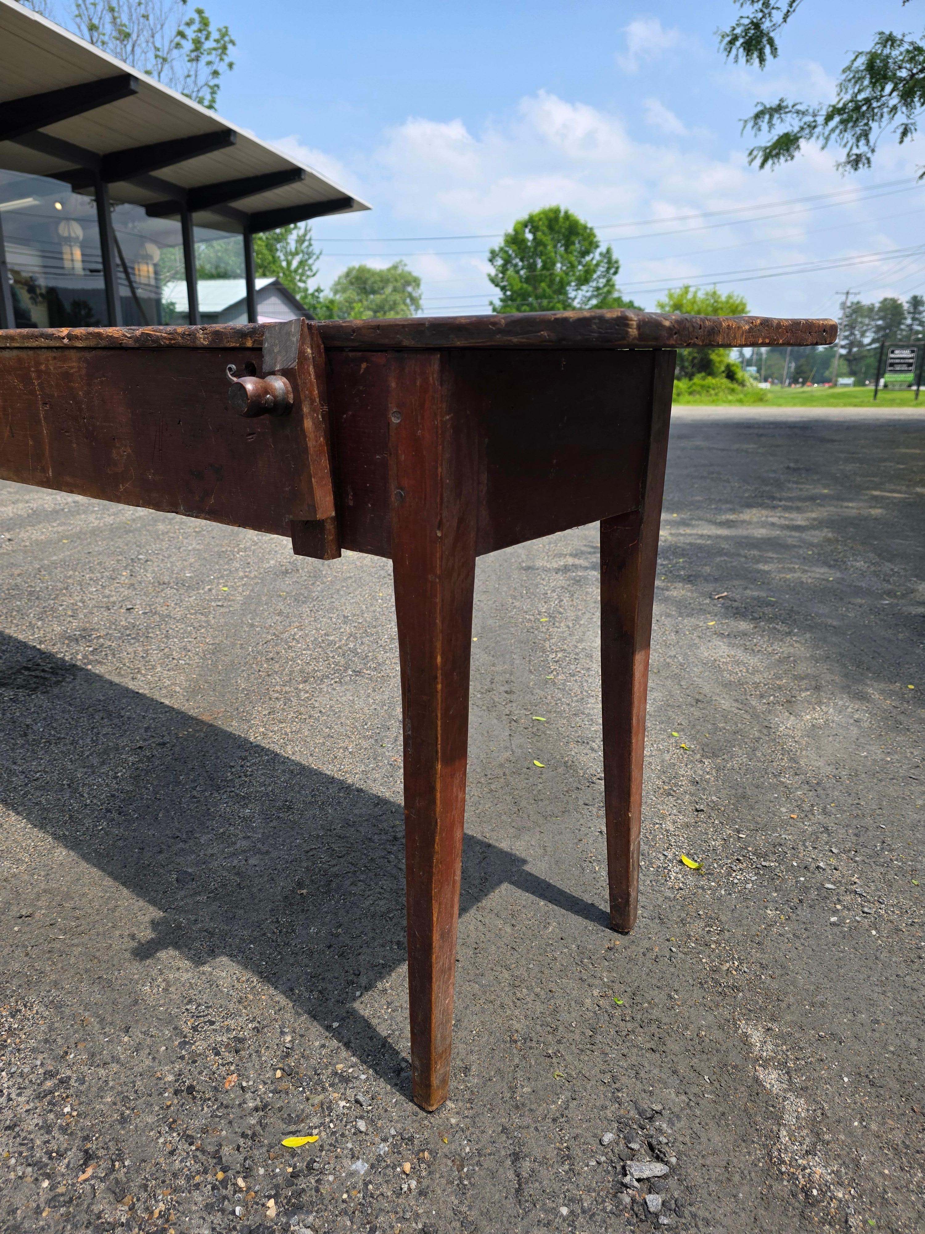 Pine table im Zustand „Gut“ im Angebot in Hudson, NY