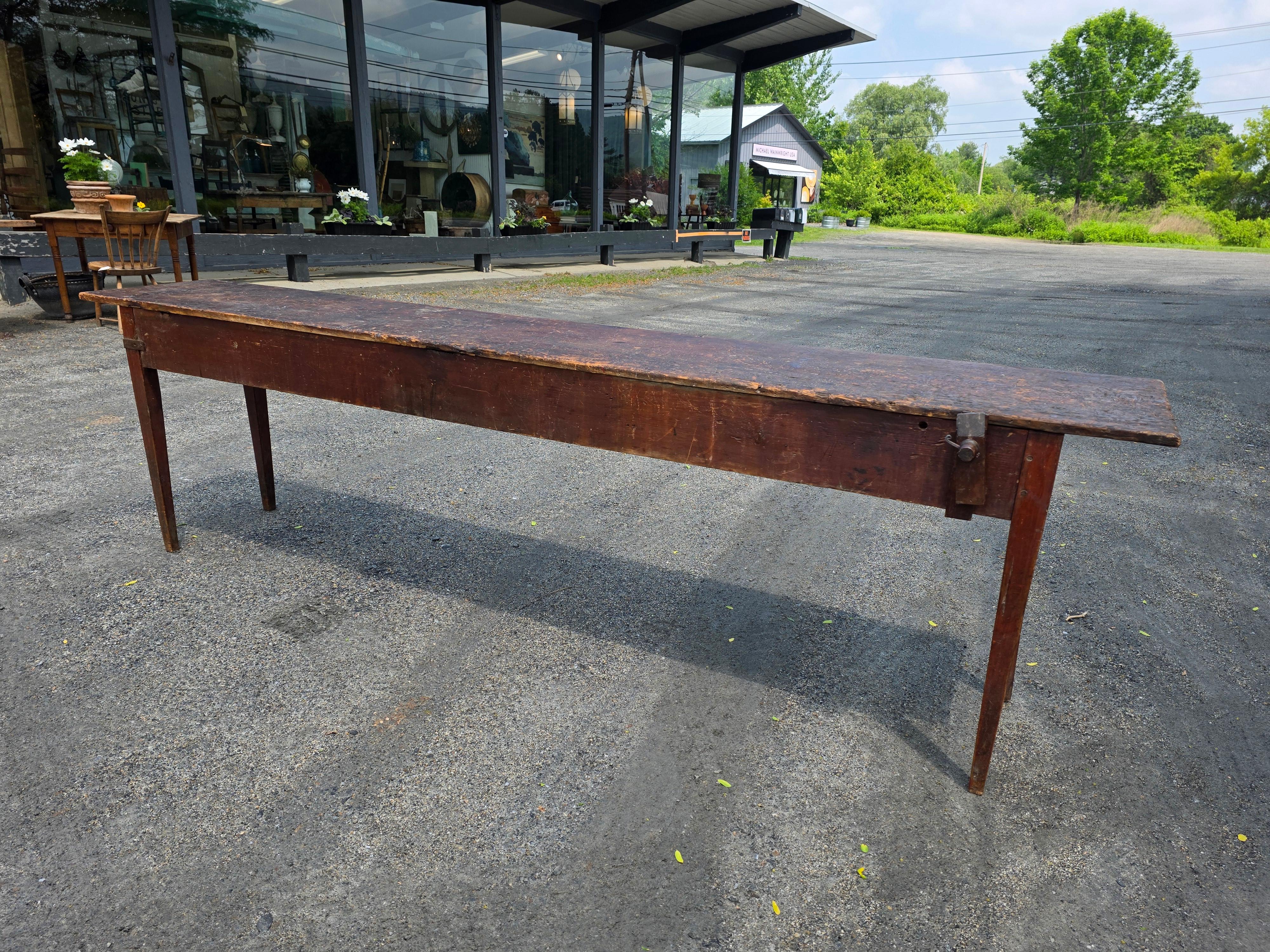 Pine table im Angebot 1