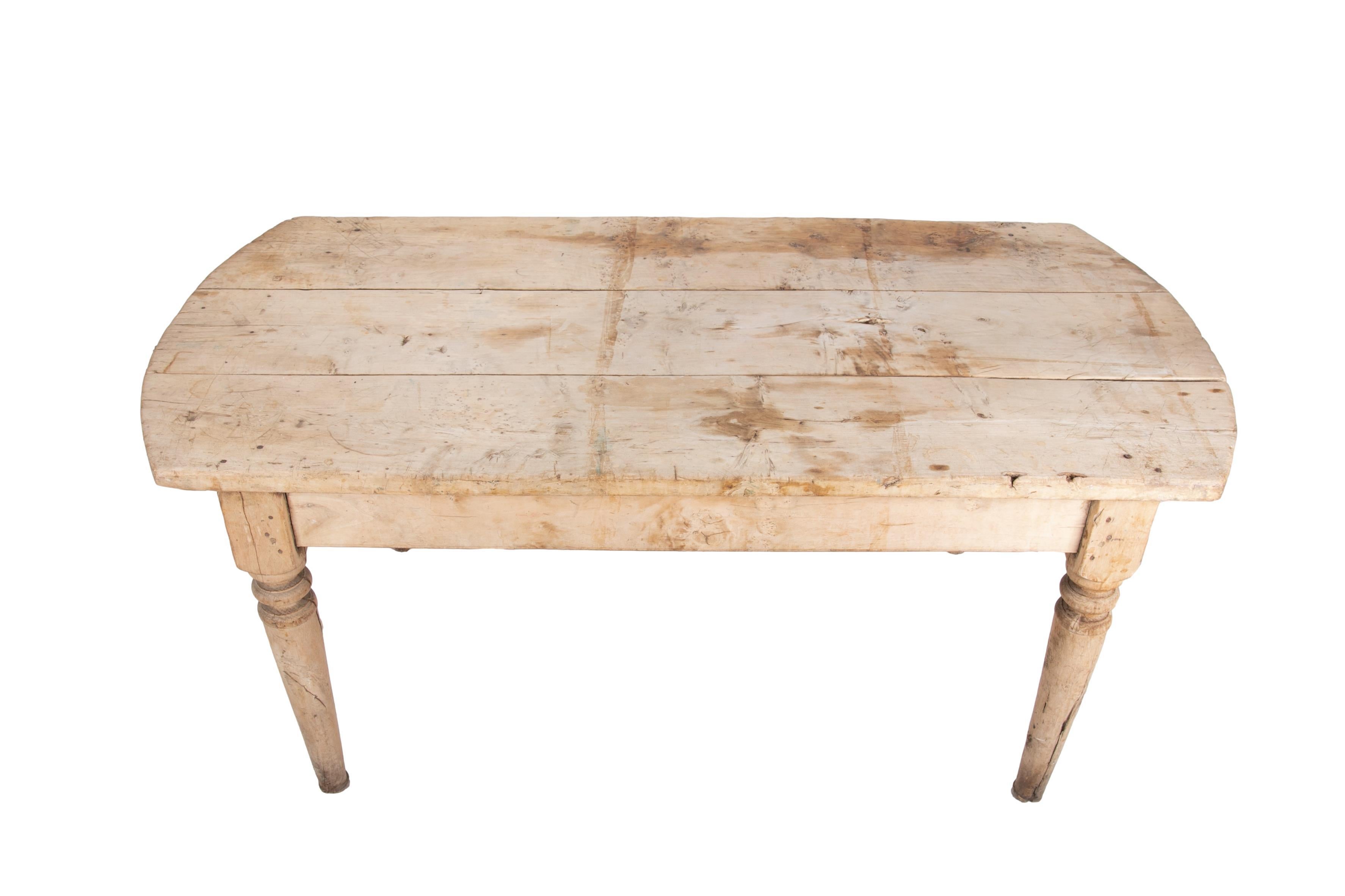 Spanish Pine Table in a Plain Natural Colour with Turned Legs For Sale