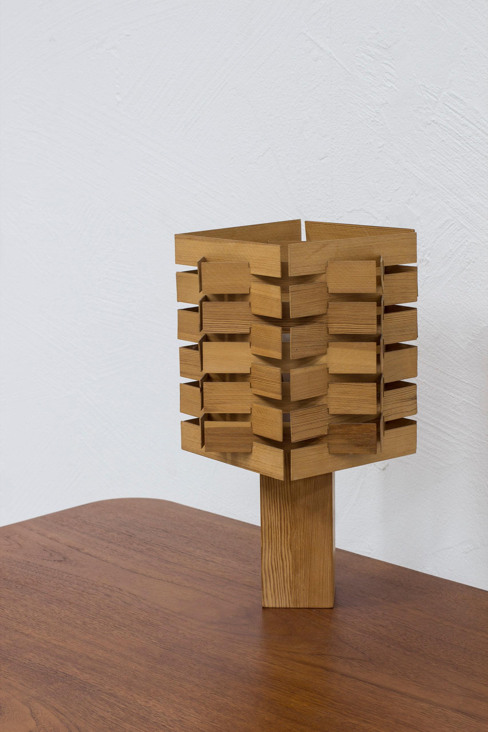 Pine Table lamp attributed to Bengt Lindroos. Sweden, 1960s For Sale 2